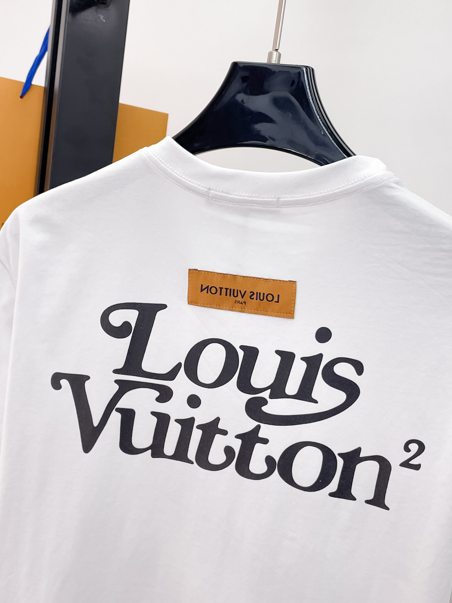 LV A貨男款卡通兔印花短袖T恤 白色清爽潮流款| 12 LV A貨男款卡通兔印花短袖T恤 白色清爽潮流款