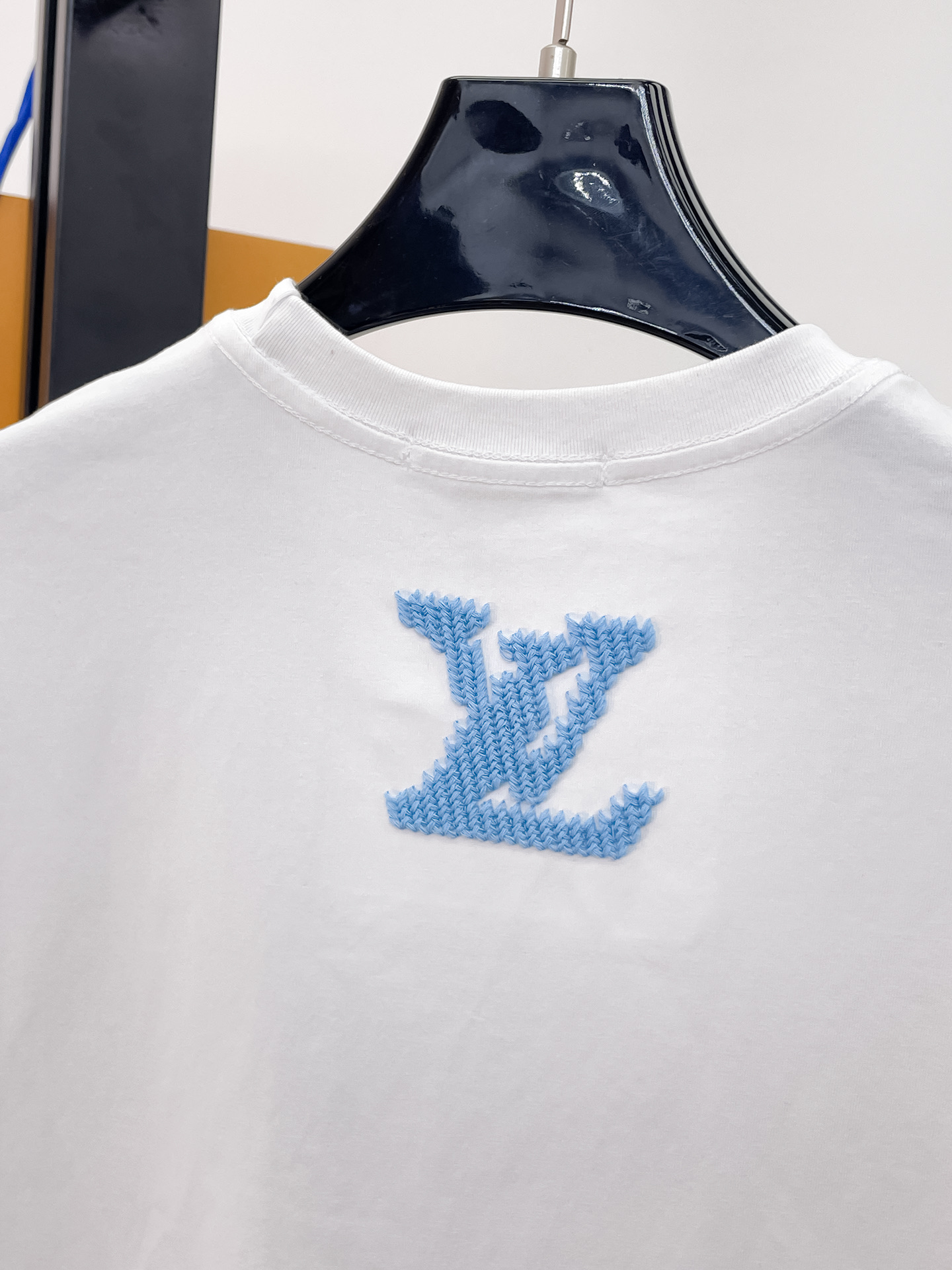 LV高仿藍色毛絨字母短袖T恤男士潮流寬鬆圓領上衣| 12 LV高仿藍色毛絨字母短袖T恤男士潮流寬鬆圓領上衣