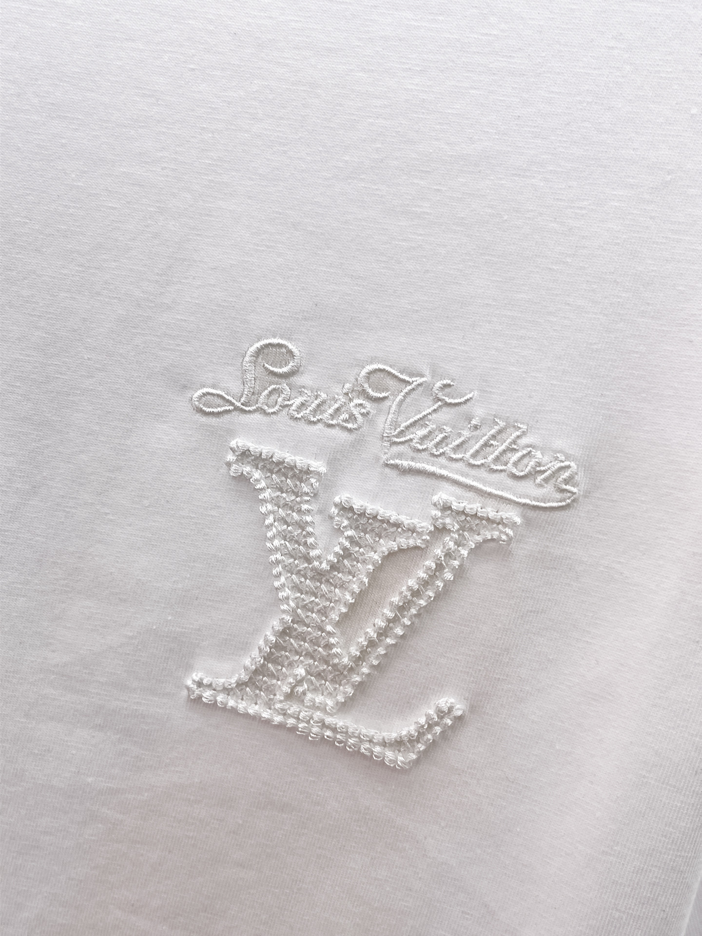 LV高仿刺繡字母短袖T恤白色簡約男士上衣| 10 LV高仿刺繡字母短袖T恤白色簡約男士上衣