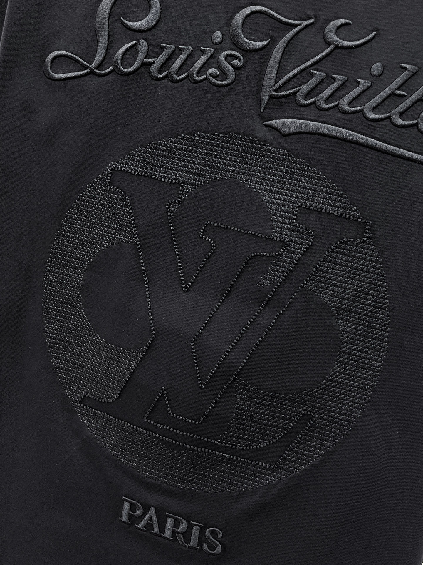 LV一比一刺繡Logo短袖T恤黑色寬鬆高端男裝| 16 LV一比一刺繡Logo短袖T恤黑色寬鬆高端男裝