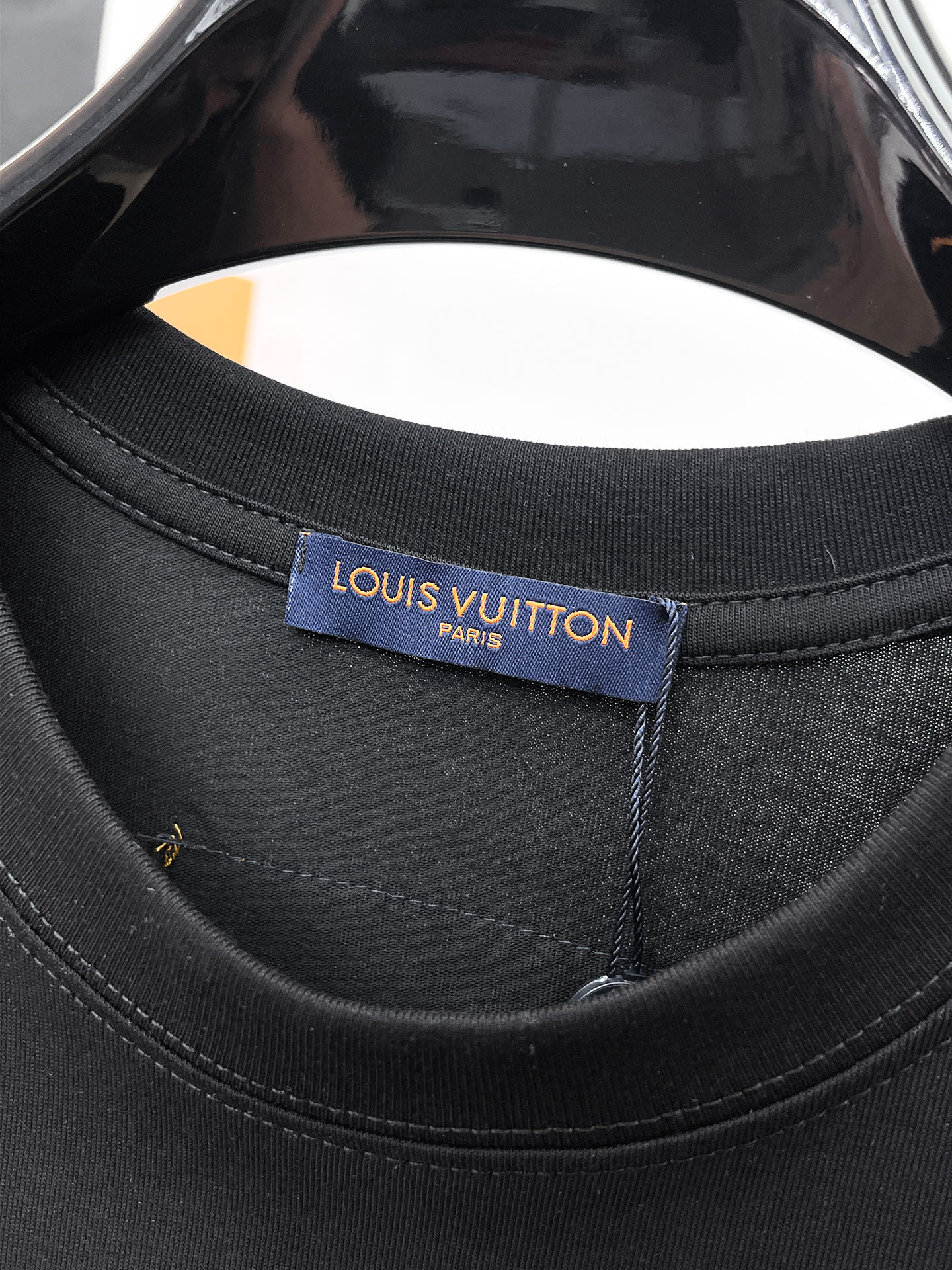 LV一比一刺繡Logo短袖T恤黑色寬鬆高端男裝| 11 LV一比一刺繡Logo短袖T恤黑色寬鬆高端男裝