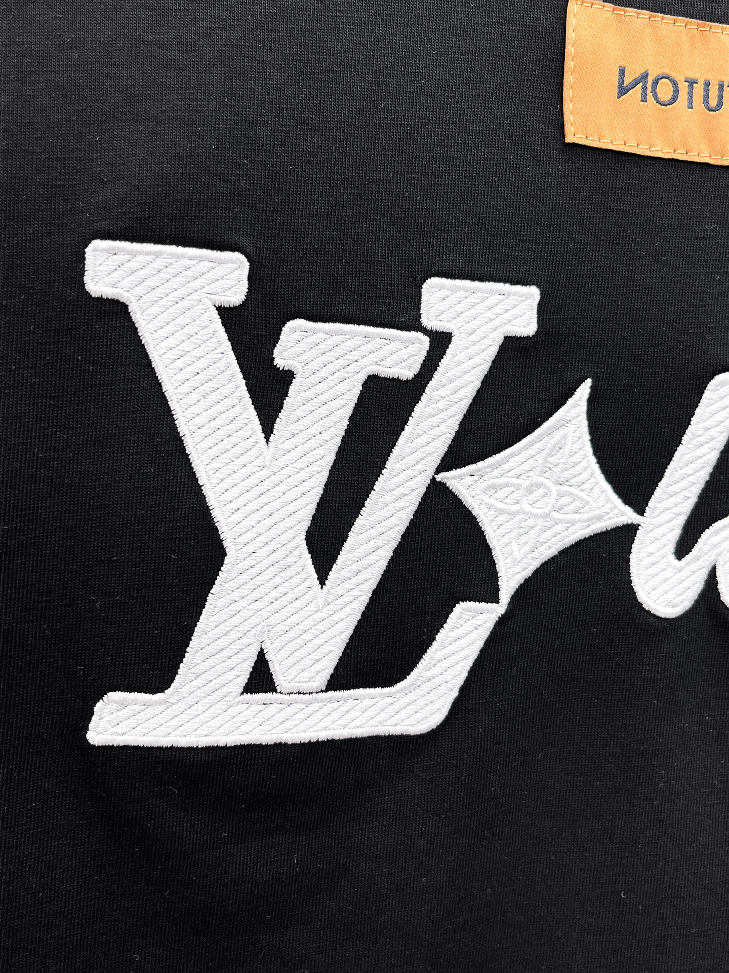 LV高仿立體字母刺繡短袖T恤黑色男士潮流上衣| 15 LV高仿立體字母刺繡短袖T恤黑色男士潮流上衣