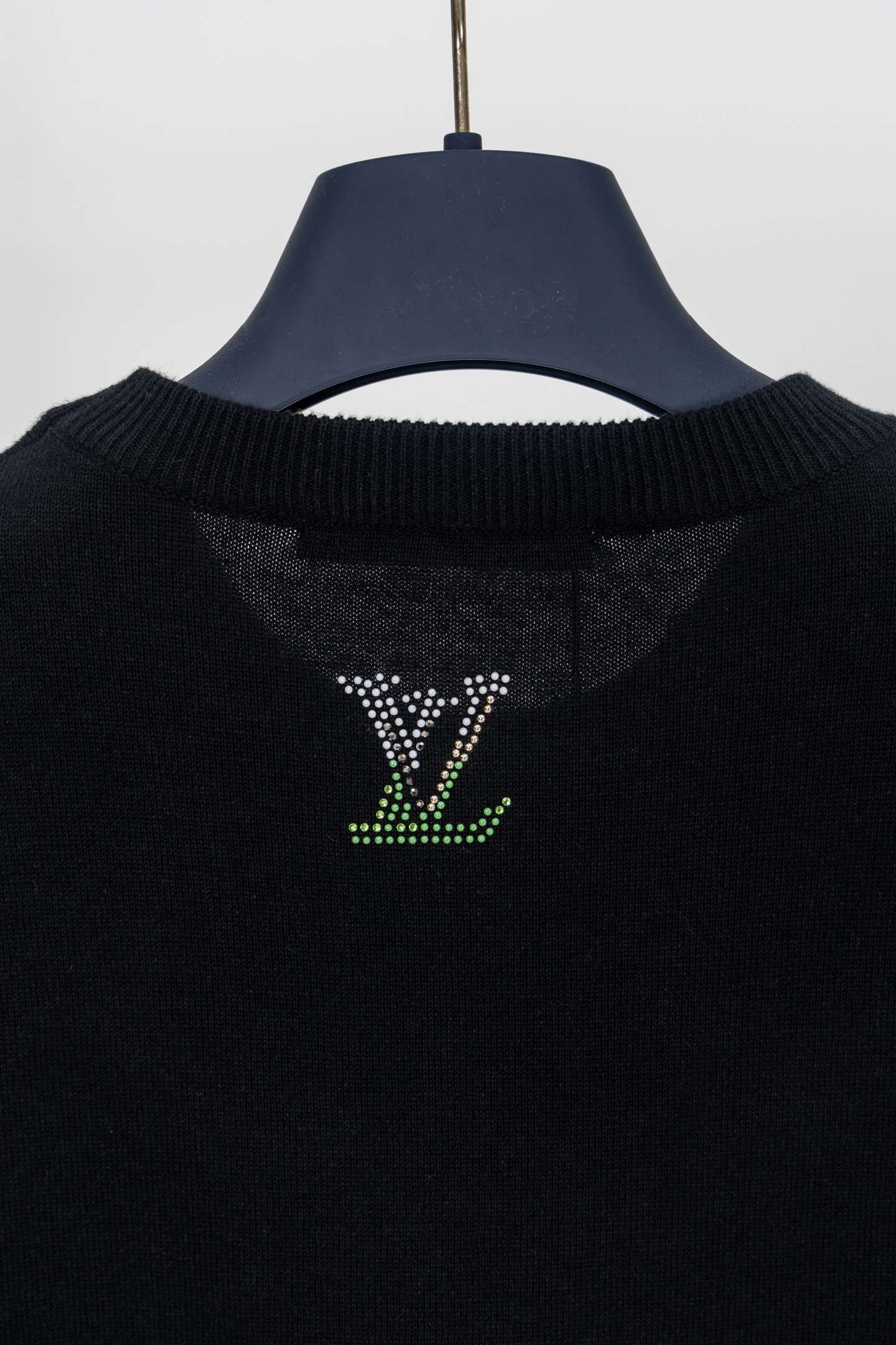 LV 原單男款滿版水鑽Logo針織短袖 時尚精品上衣| 14 LV 原單男款滿版水鑽Logo針織短袖 時尚精品上衣