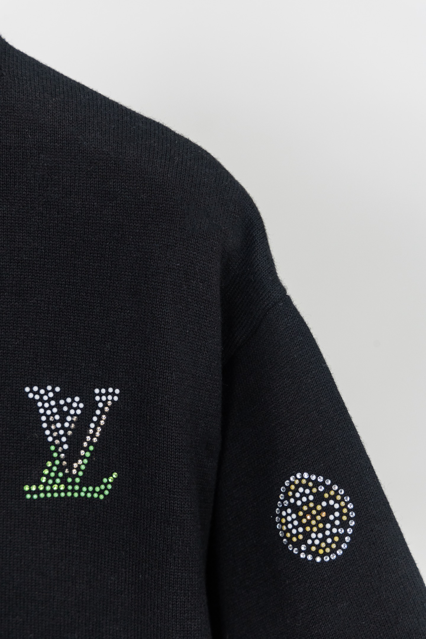 LV 原單男款滿版水鑽Logo針織短袖 時尚精品上衣| 10 LV 原單男款滿版水鑽Logo針織短袖 時尚精品上衣