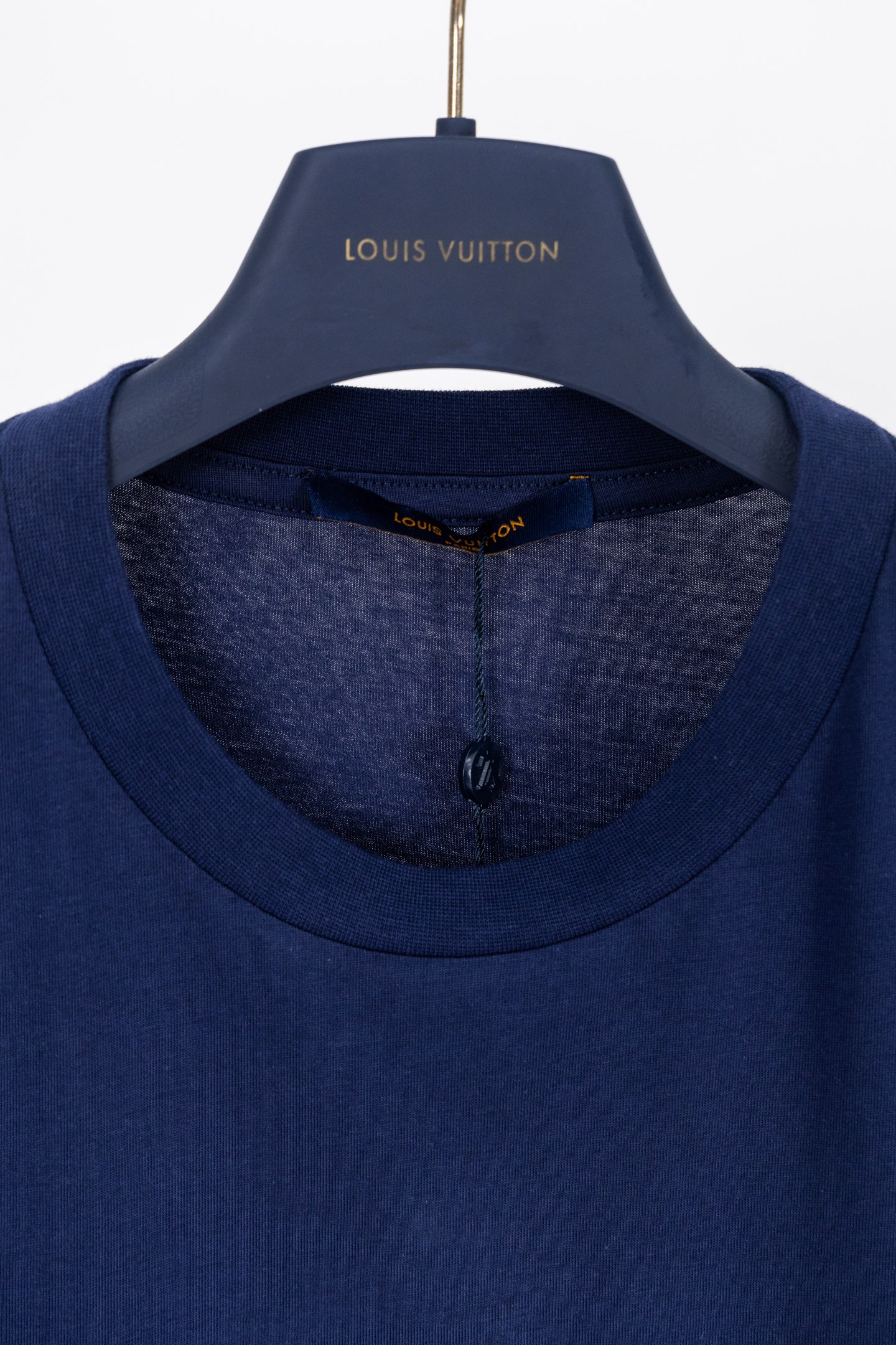 LV 高仿男款極簡刺繡Logo短袖T恤 商務休閒款| 13 LV 高仿男款極簡刺繡Logo短袖T恤 商務休閒款