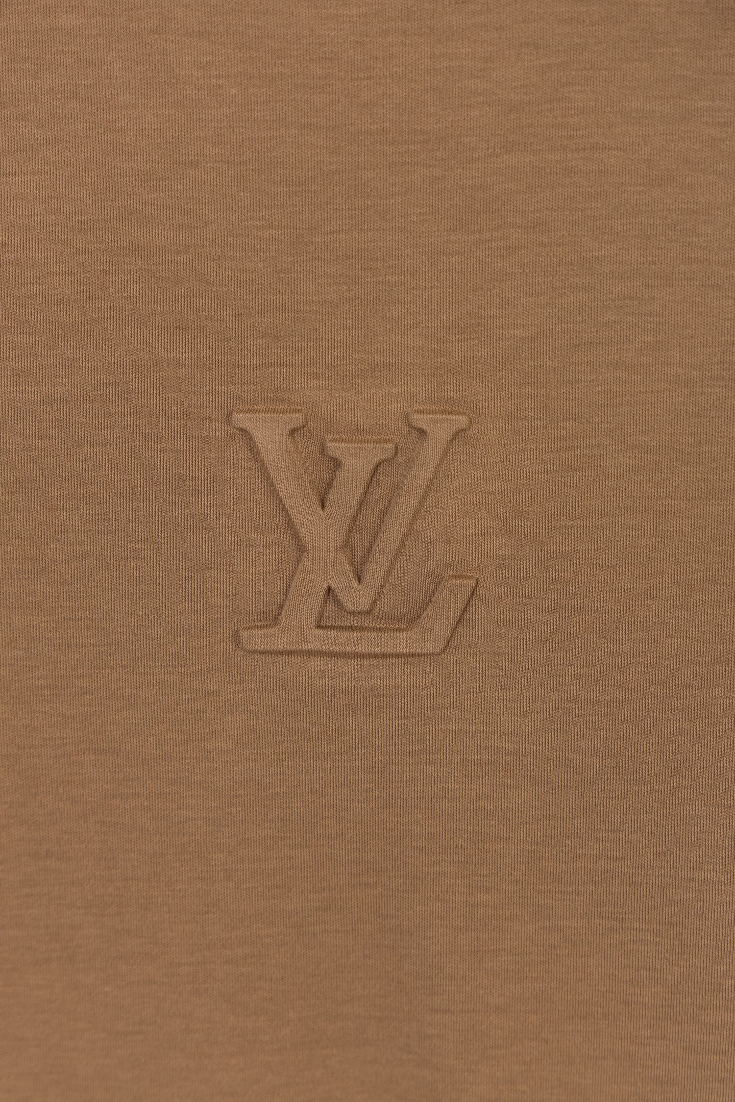LV 高仿男款立體壓紋Logo短袖T恤 質感百搭款| 9 LV 高仿男款立體壓紋Logo短袖T恤 質感百搭款