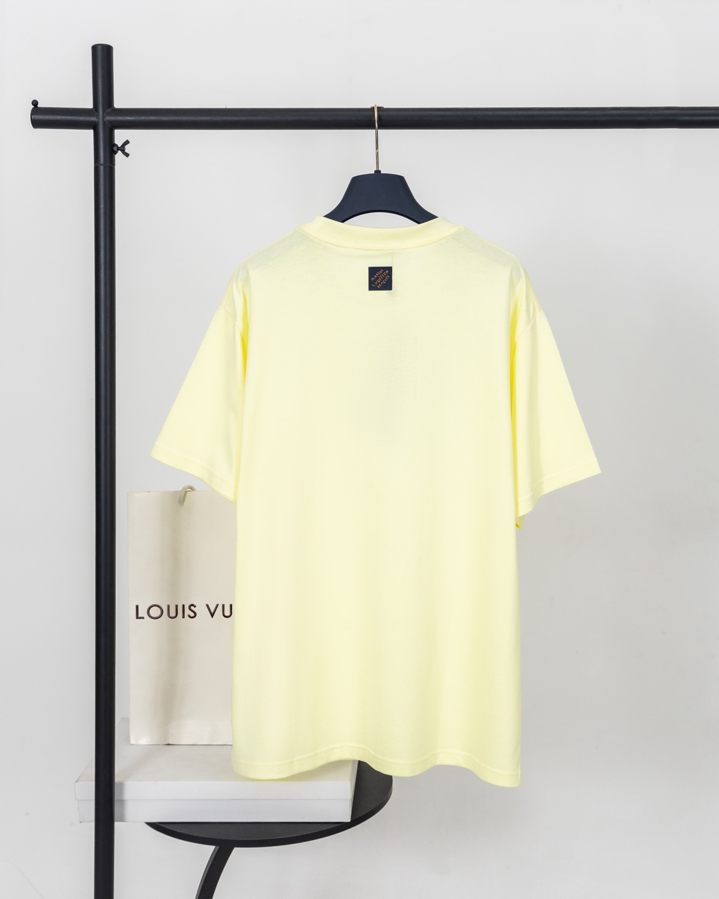 LV 高仿男款刺繡Logo短袖T恤 淺黃色時尚款| 14 LV 高仿男款刺繡Logo短袖T恤 淺黃色時尚款