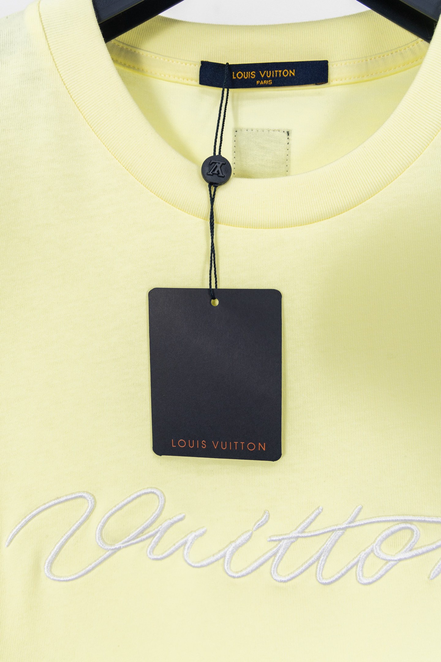 LV 高仿男款刺繡Logo短袖T恤 淺黃色時尚款| 8 LV 高仿男款刺繡Logo短袖T恤 淺黃色時尚款