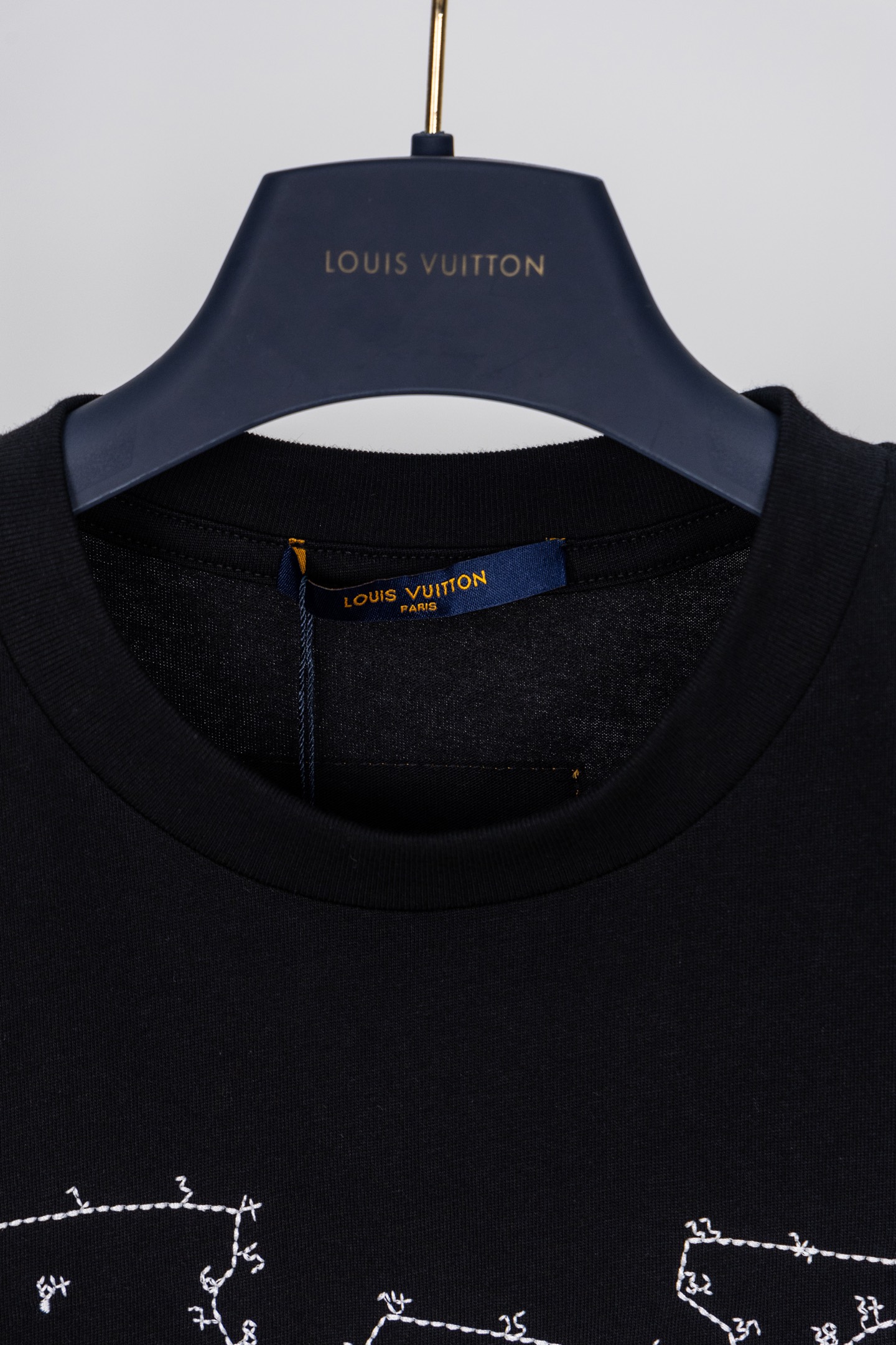 LV 高仿男款星點Logo短袖T恤 寬鬆休閒百搭款| 13 LV 高仿男款星點Logo短袖T恤 寬鬆休閒百搭款