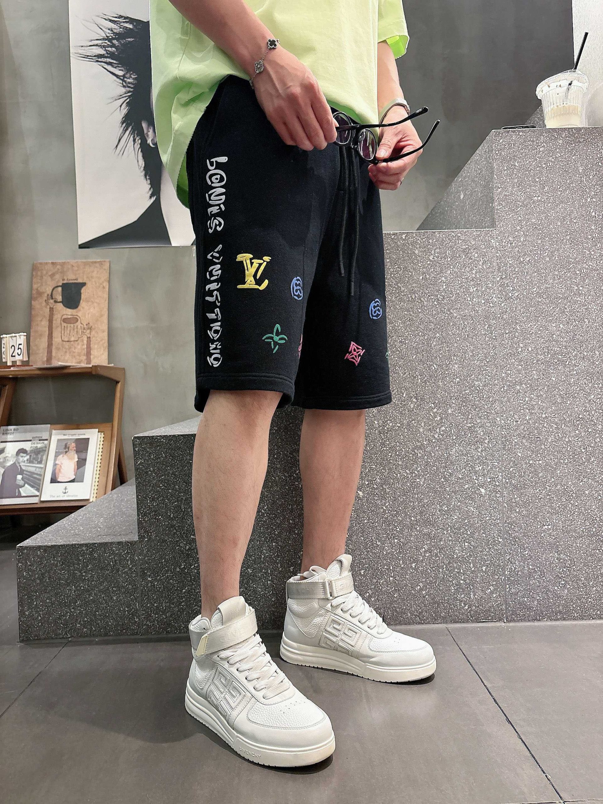 LV A貨多色印花短褲 潮流圖案設計男士休閒運動五分褲 黑色| 13 LV A貨多色印花短褲 潮流圖案設計男士休閒運動五分褲 黑色