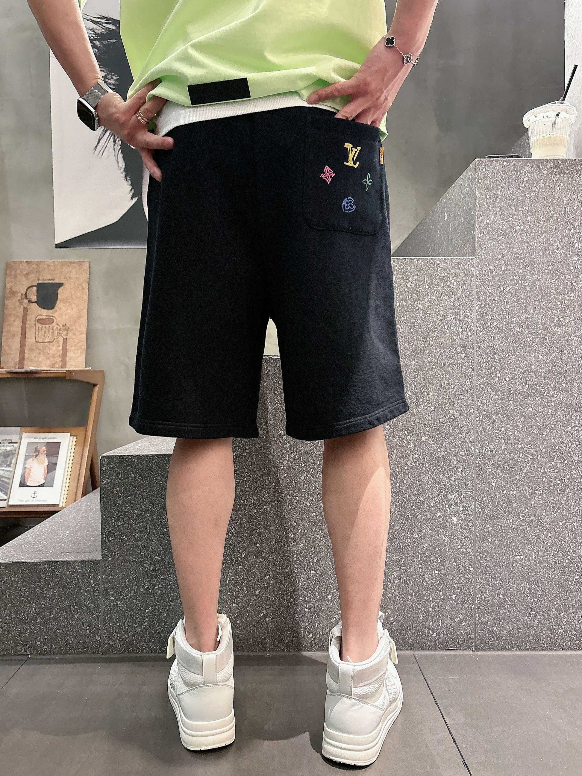 LV A貨多色印花短褲 潮流圖案設計男士休閒運動五分褲 黑色| 12 LV A貨多色印花短褲 潮流圖案設計男士休閒運動五分褲 黑色