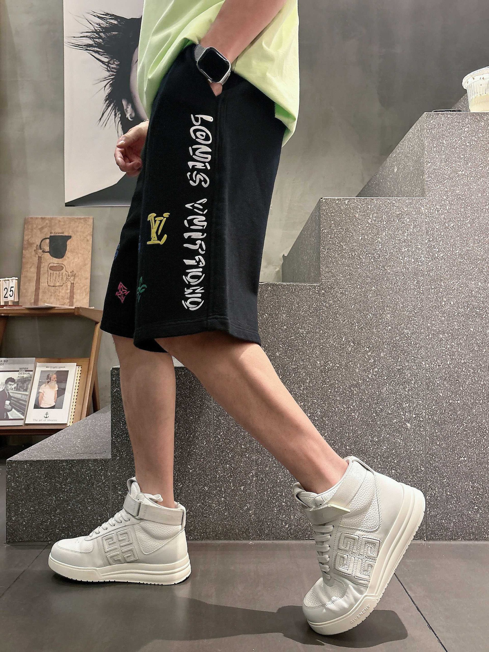 LV A貨多色印花短褲 潮流圖案設計男士休閒運動五分褲 黑色| 11 LV A貨多色印花短褲 潮流圖案設計男士休閒運動五分褲 黑色