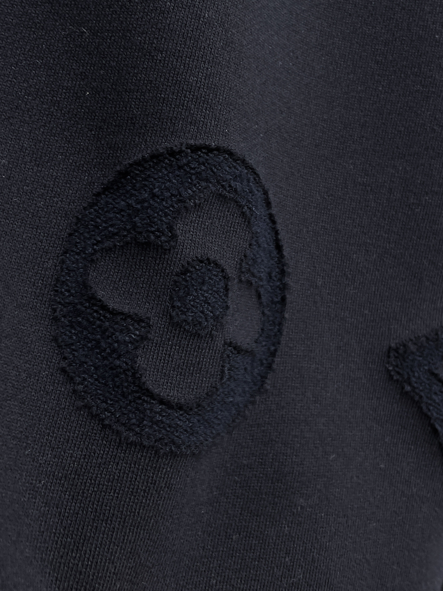 LV 原單立體壓紋短褲 經典Monogram浮雕設計 休閒百搭款| 8 LV 原單立體壓紋短褲 經典Monogram浮雕設計 休閒百搭款