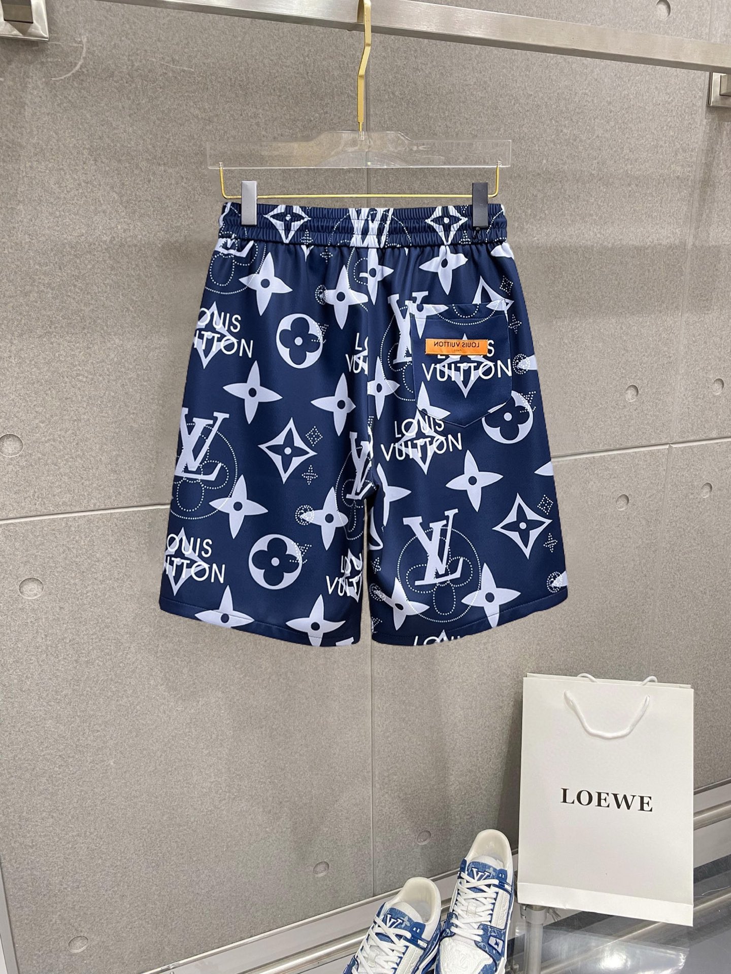 LV 原單滿版印花運動短褲 夏季潮流寬鬆休閒褲| 6 LV 原單滿版印花運動短褲 夏季潮流寬鬆休閒褲