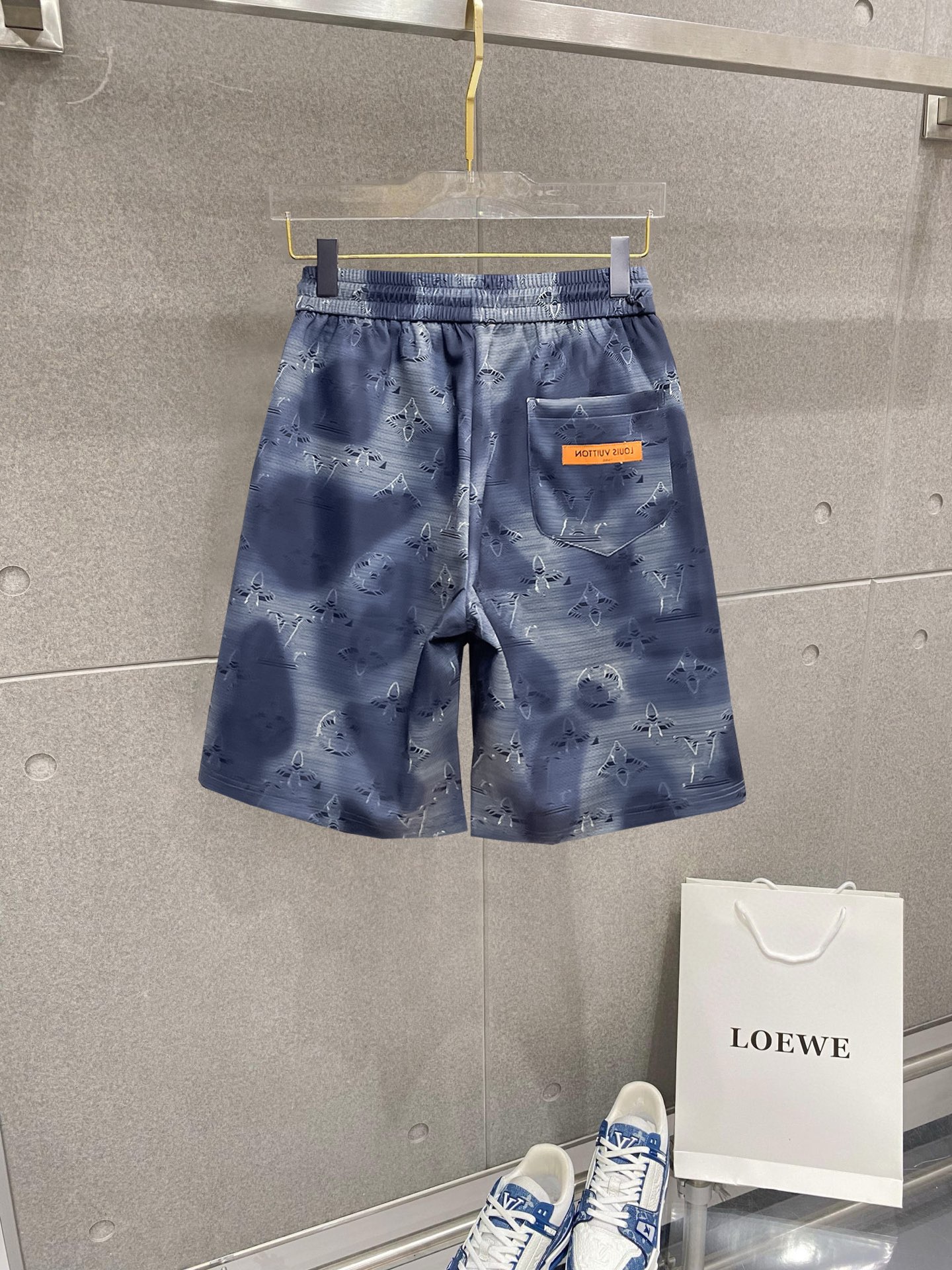 LV A貨壓紋LOGO運動短褲 男士舒適透氣五分褲| 14 LV A貨壓紋LOGO運動短褲 男士舒適透氣五分褲