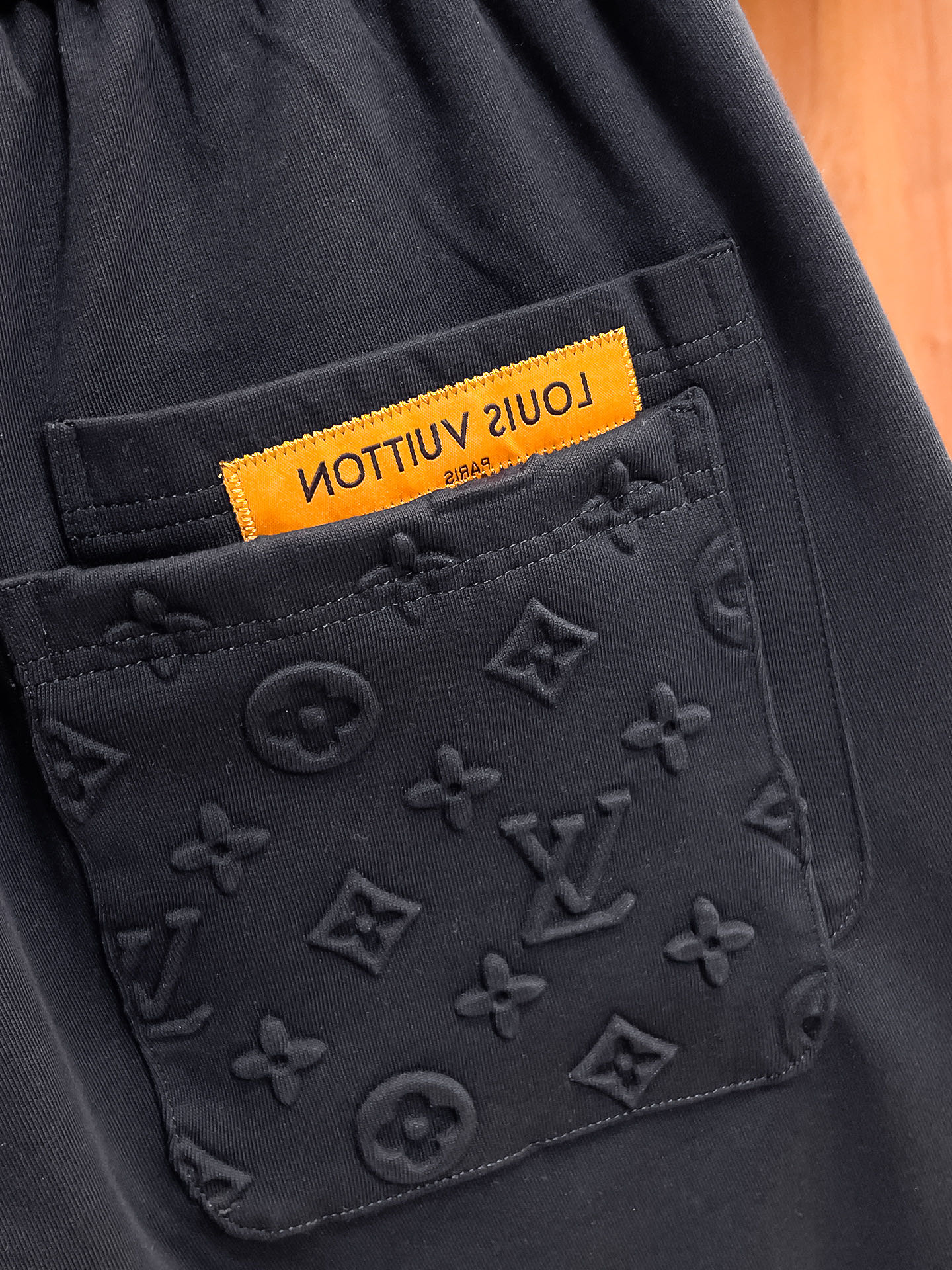 LV 高仿立體壓紋口袋短褲 男士時尚休閒五分褲| 15 LV 高仿立體壓紋口袋短褲 男士時尚休閒五分褲