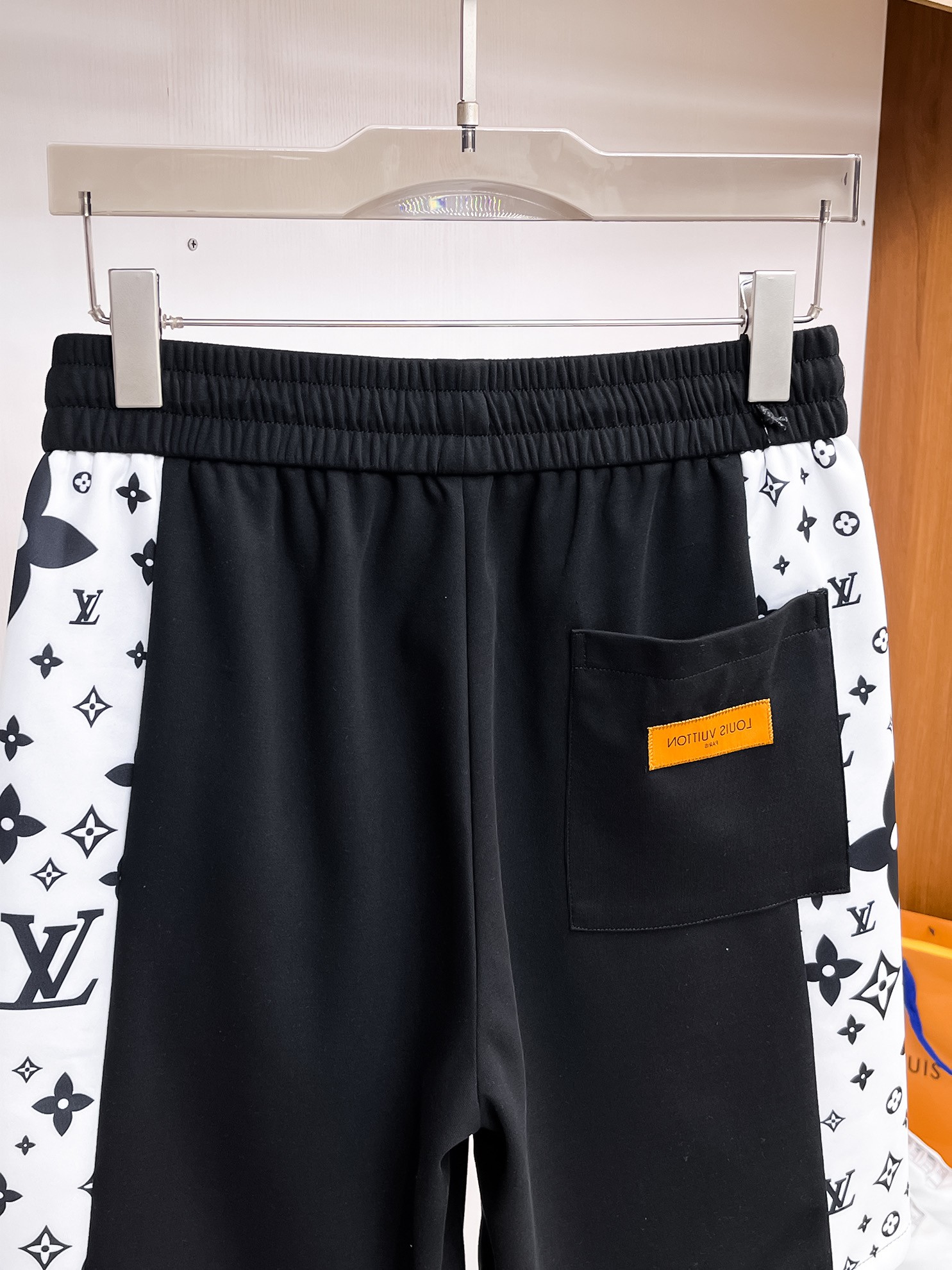 LV 高仿經典拼接運動短褲 男士寬鬆休閒褲| 17 LV 高仿經典拼接運動短褲 男士寬鬆休閒褲