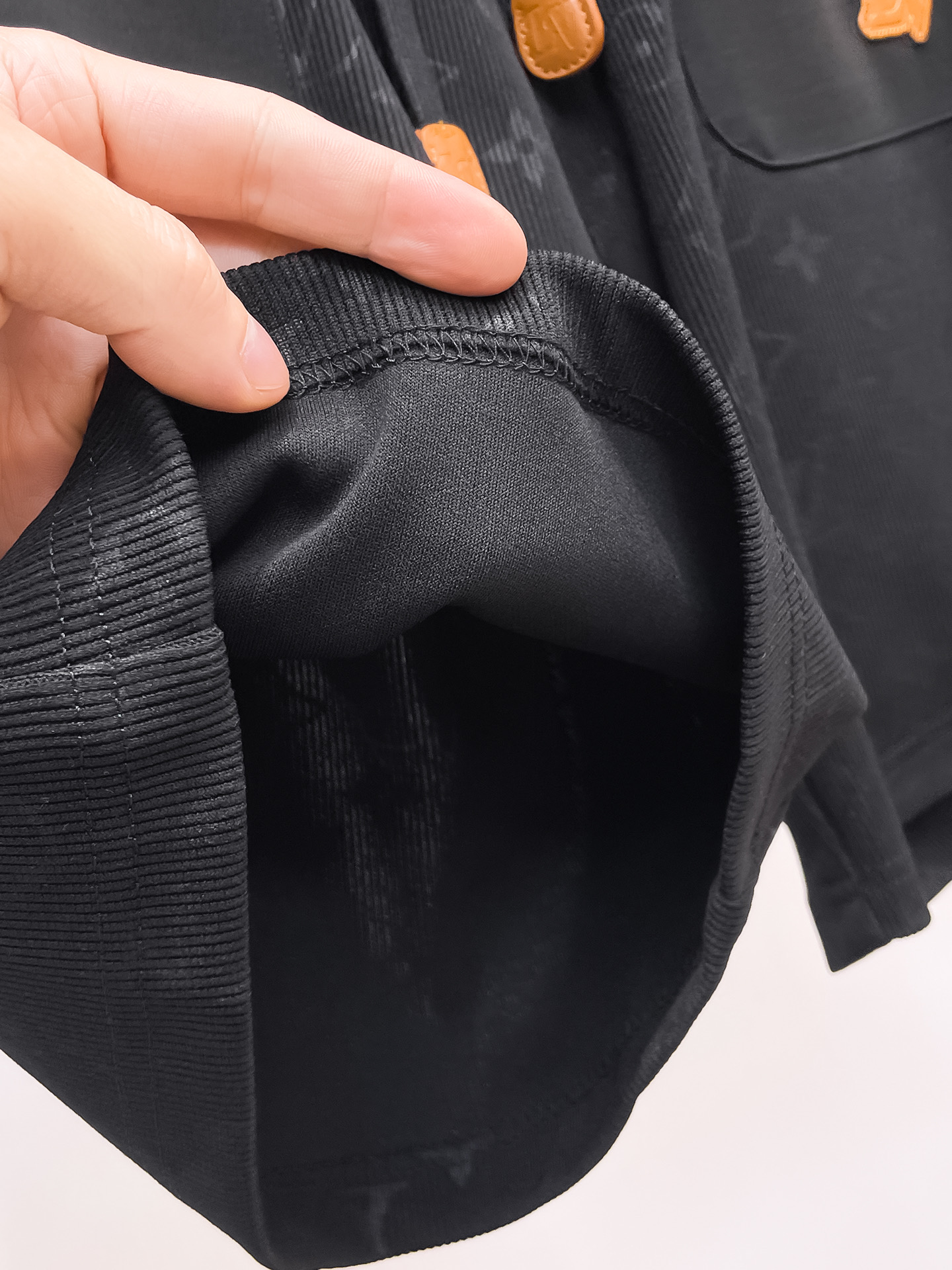 LV 一比一低調壓紋短褲 男士高質感休閒五分褲| 15 LV 一比一低調壓紋短褲 男士高質感休閒五分褲