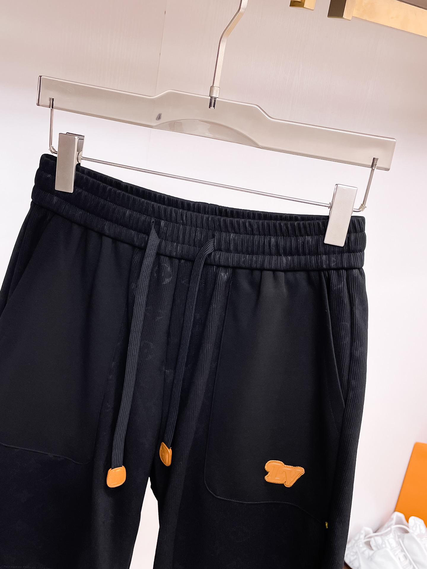 LV 一比一低調壓紋短褲 男士高質感休閒五分褲| 13 LV 一比一低調壓紋短褲 男士高質感休閒五分褲