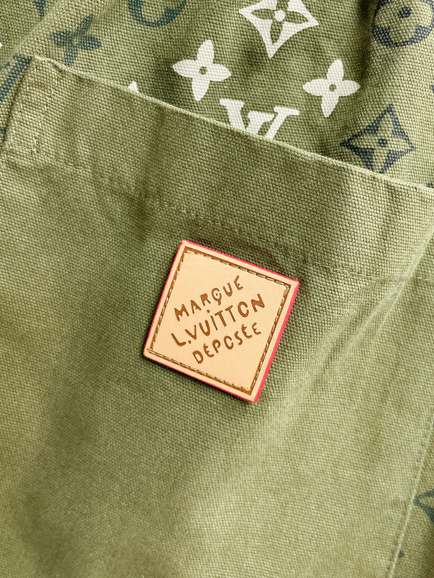 LV 原單迷彩老花短褲 綠色軍風潮流休閒款| 16 LV 原單迷彩老花短褲 綠色軍風潮流休閒款