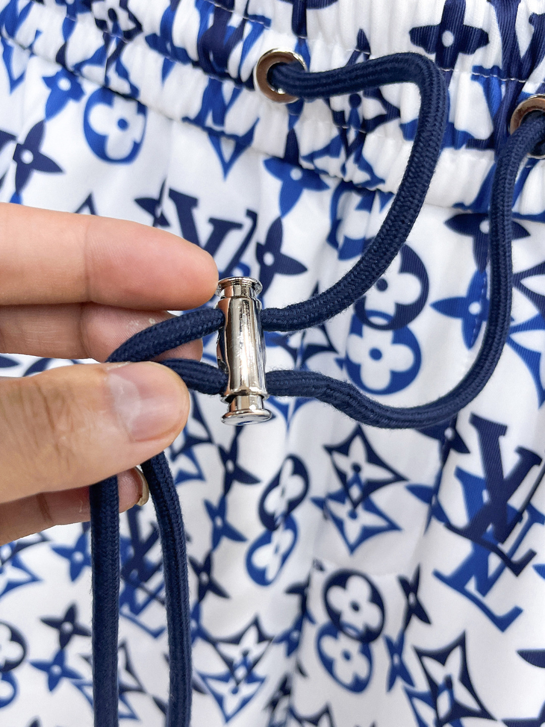 LV一比一藍白Monogram滿版沙灘短褲夏季休閒款| 9 LV一比一藍白Monogram滿版沙灘短褲夏季休閒款