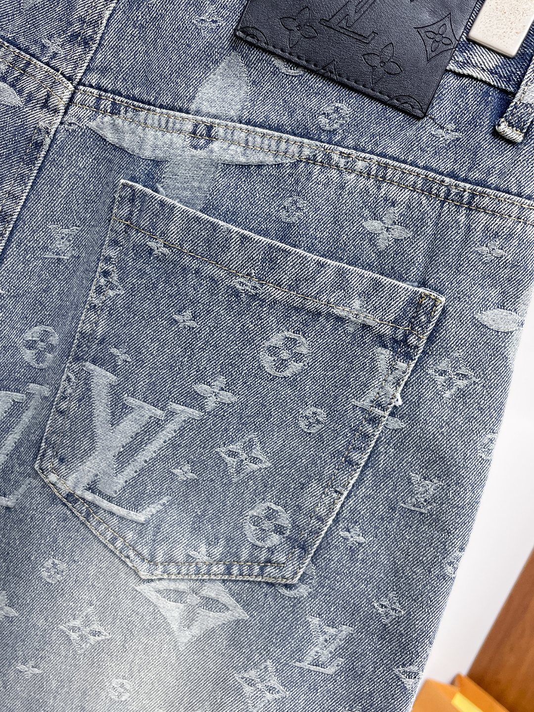 LV原單Monogram印花牛仔短褲復古丹寧休閒款| 8 LV原單Monogram印花牛仔短褲復古丹寧休閒款