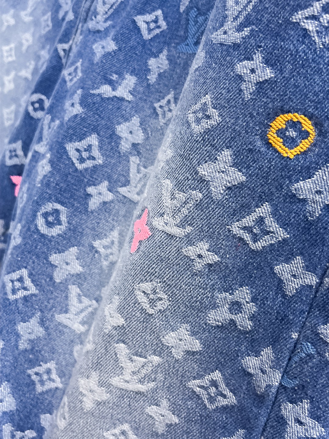 LV一比一彩色Monogram印花牛仔短褲男士休閒五分褲| 8 LV一比一彩色Monogram印花牛仔短褲男士休閒五分褲