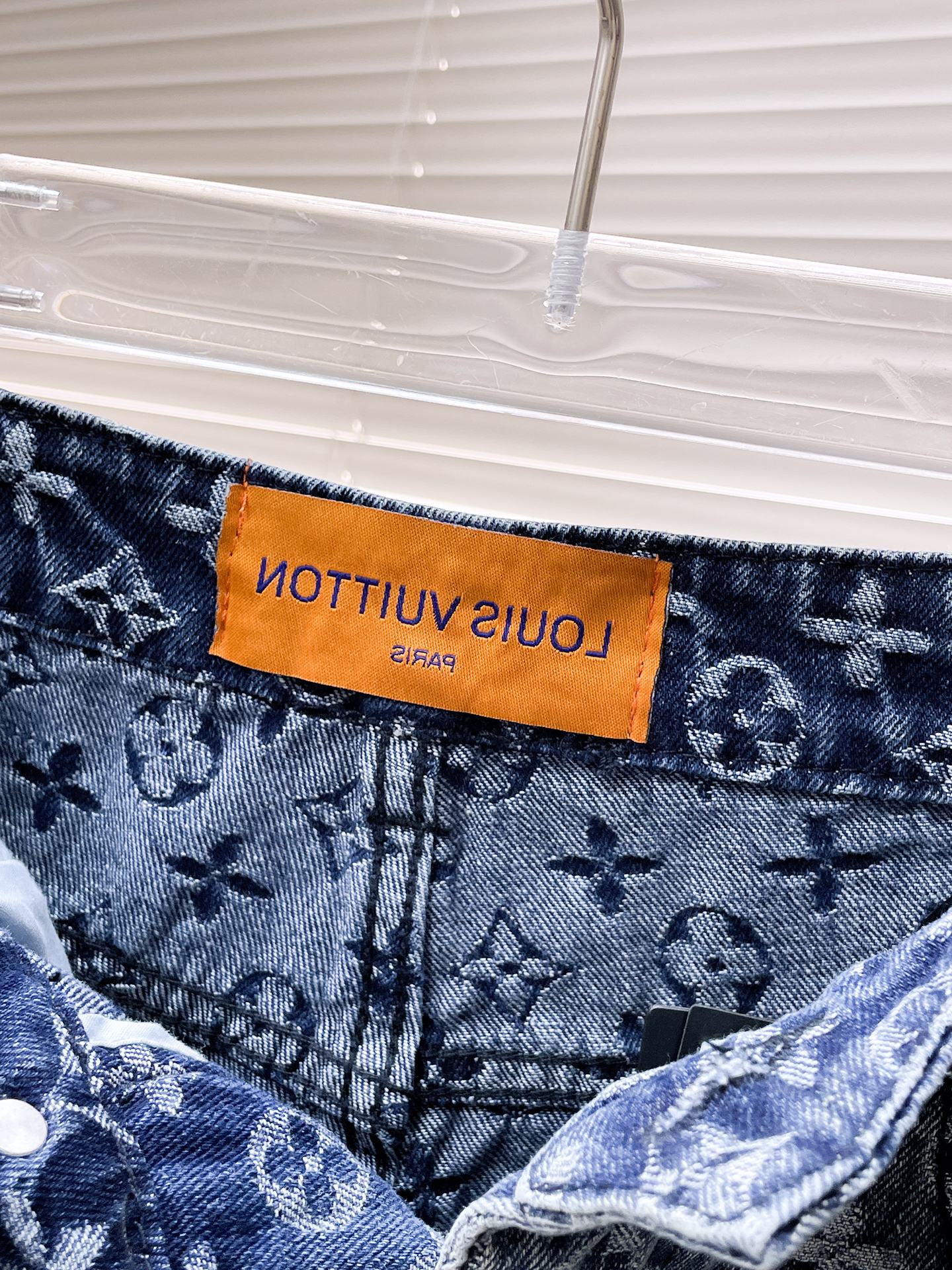LV高仿滿版Monogram水洗牛仔短褲潮流丹寧五分褲| 9 LV高仿滿版Monogram水洗牛仔短褲潮流丹寧五分褲