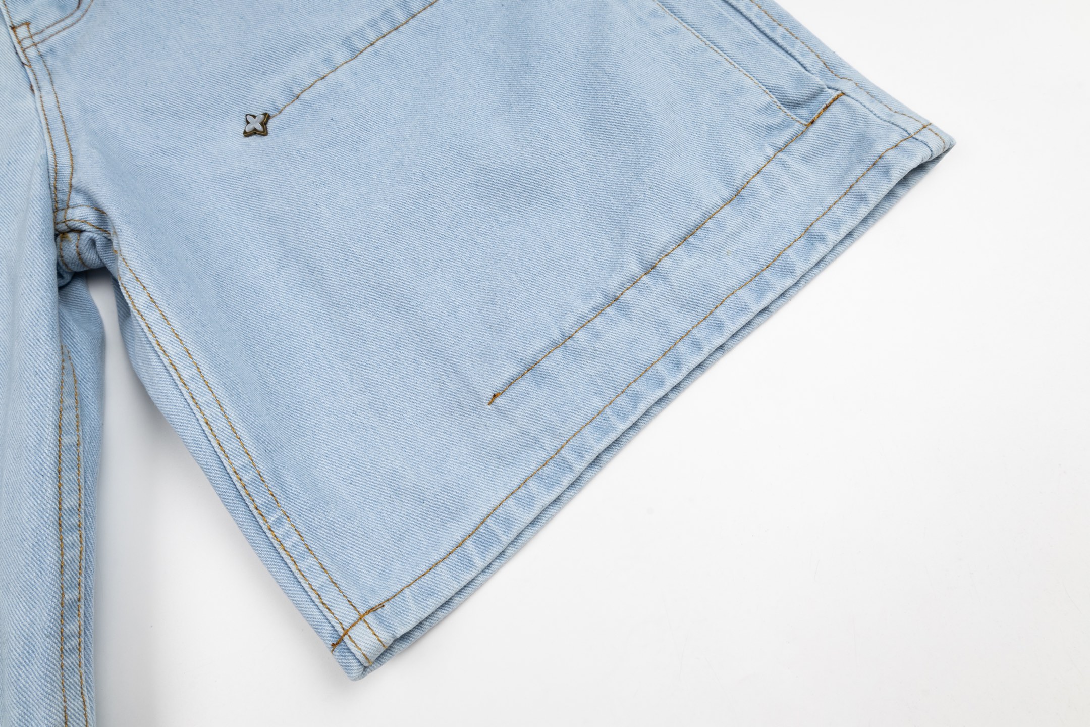 LV A貨淺藍刺繡丹寧短褲男士寬鬆休閒五分褲| 18 LV A貨淺藍刺繡丹寧短褲男士寬鬆休閒五分褲