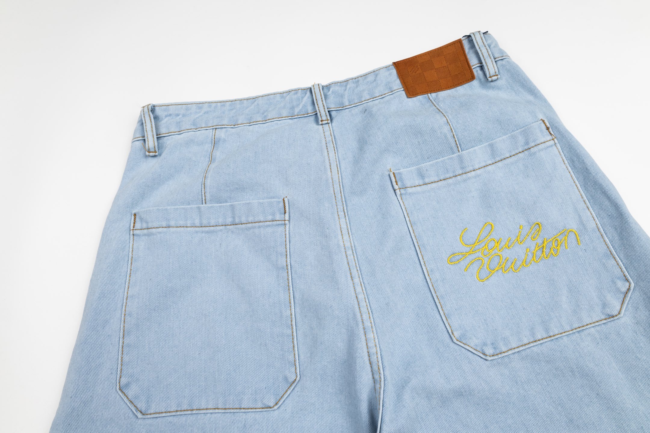LV A貨淺藍刺繡丹寧短褲男士寬鬆休閒五分褲| 11 LV A貨淺藍刺繡丹寧短褲男士寬鬆休閒五分褲