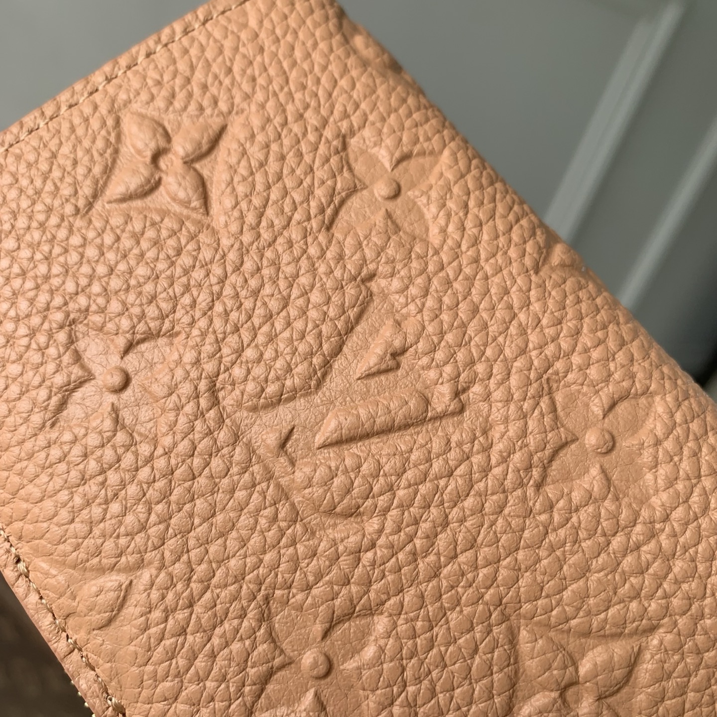 LV高仿Monogram壓紋短夾 奶茶粉色拉鏈錢包| 10 LV高仿Monogram壓紋短夾 奶茶粉色拉鏈錢包