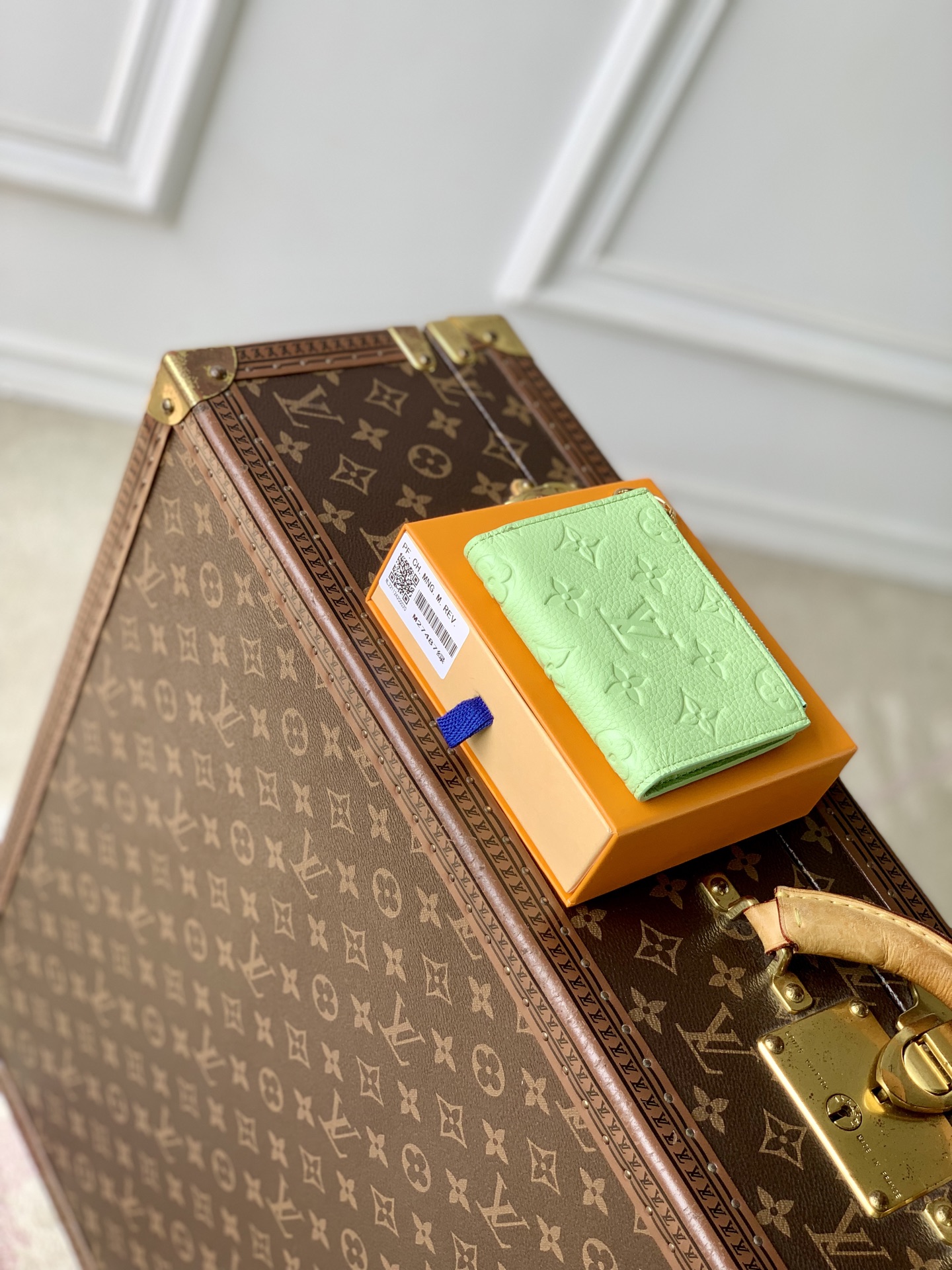 LV高仿Monogram薄荷綠短夾 精品壓紋皮夾| 13 LV高仿Monogram薄荷綠短夾 精品壓紋皮夾