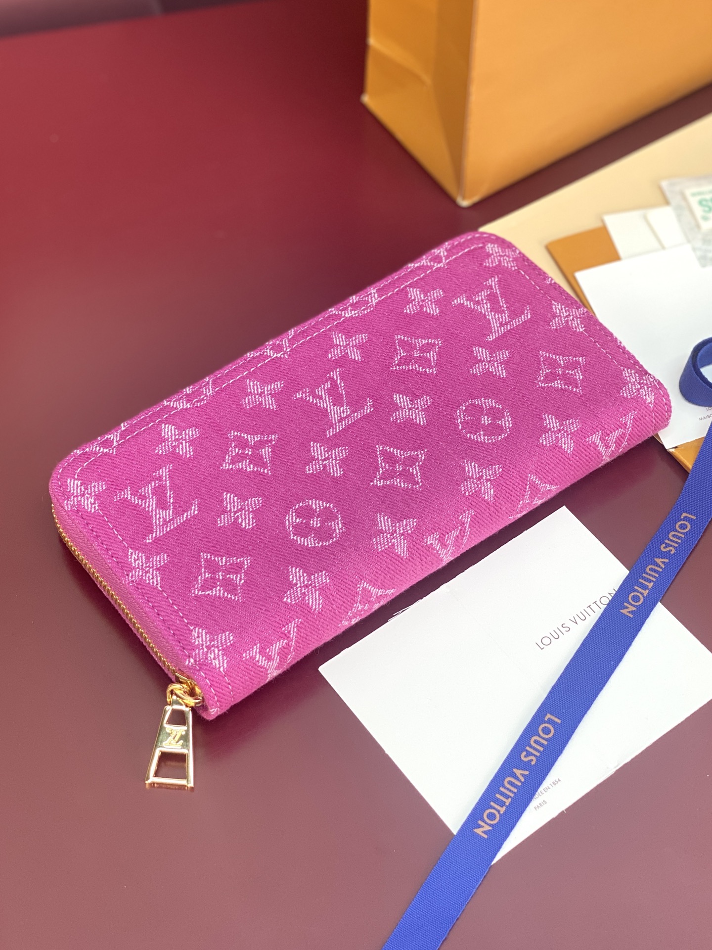 LV高仿丹寧Monogram拉鍊長夾 玫紅色時尚錢包女款| 13 LV高仿丹寧Monogram拉鍊長夾 玫紅色時尚錢包女款