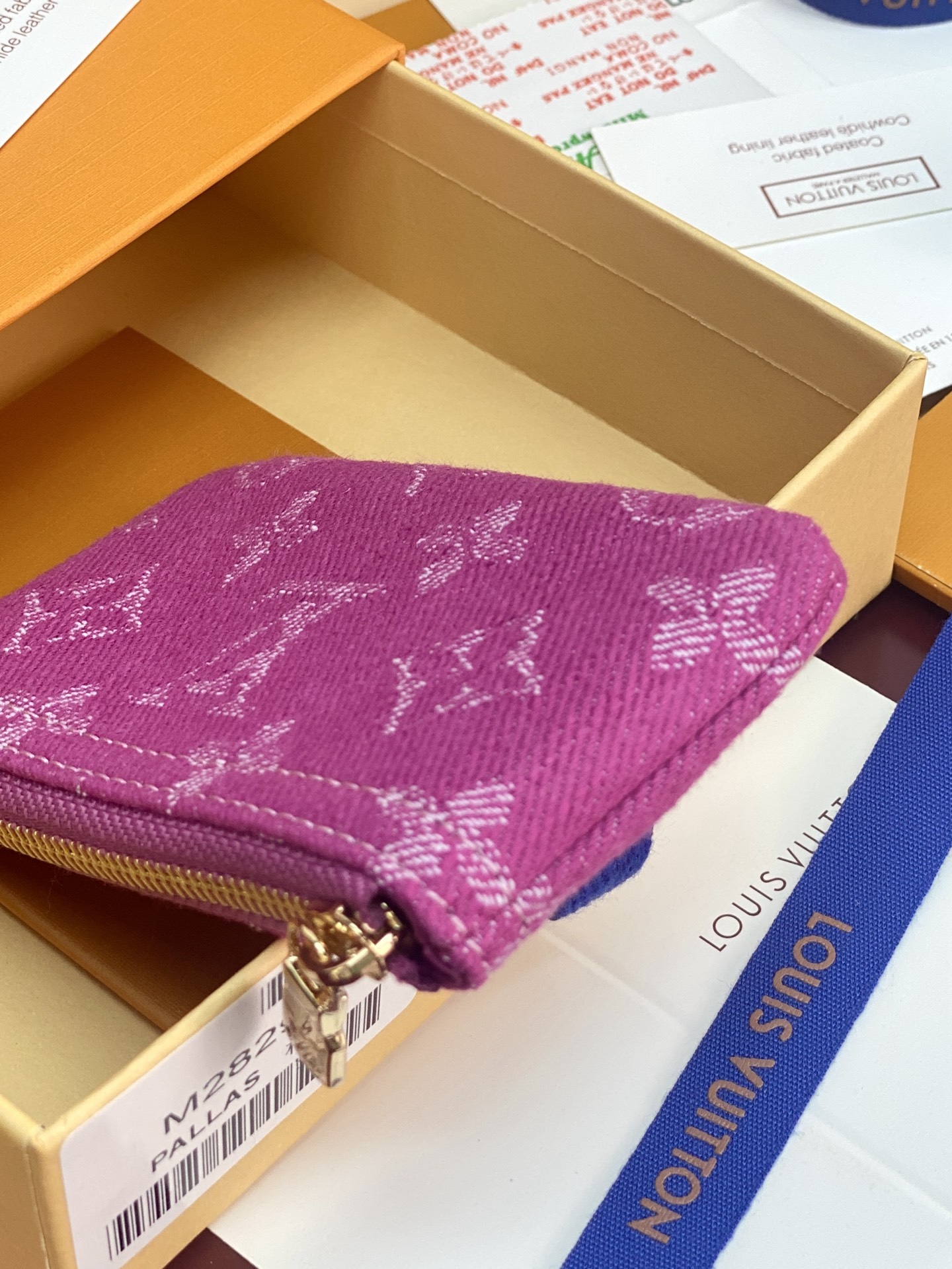 LV高仿丹寧Monogram迷你零錢包 玫紅掛鏈卡包| 9 LV高仿丹寧Monogram迷你零錢包 玫紅掛鏈卡包
