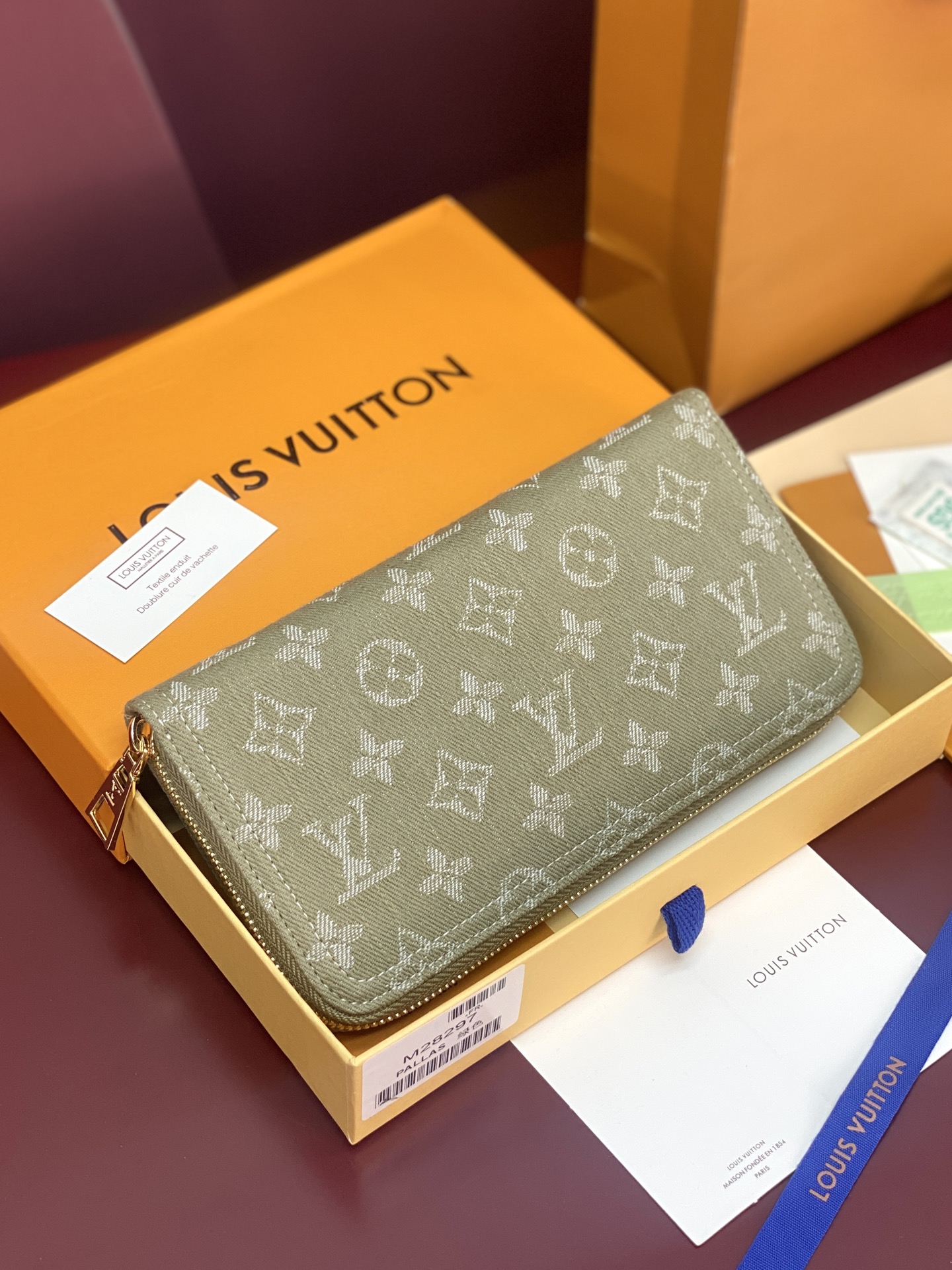 LV一比一丹寧Monogram拉鍊長夾 灰綠色精品女款| 14 LV一比一丹寧Monogram拉鍊長夾 灰綠色精品女款