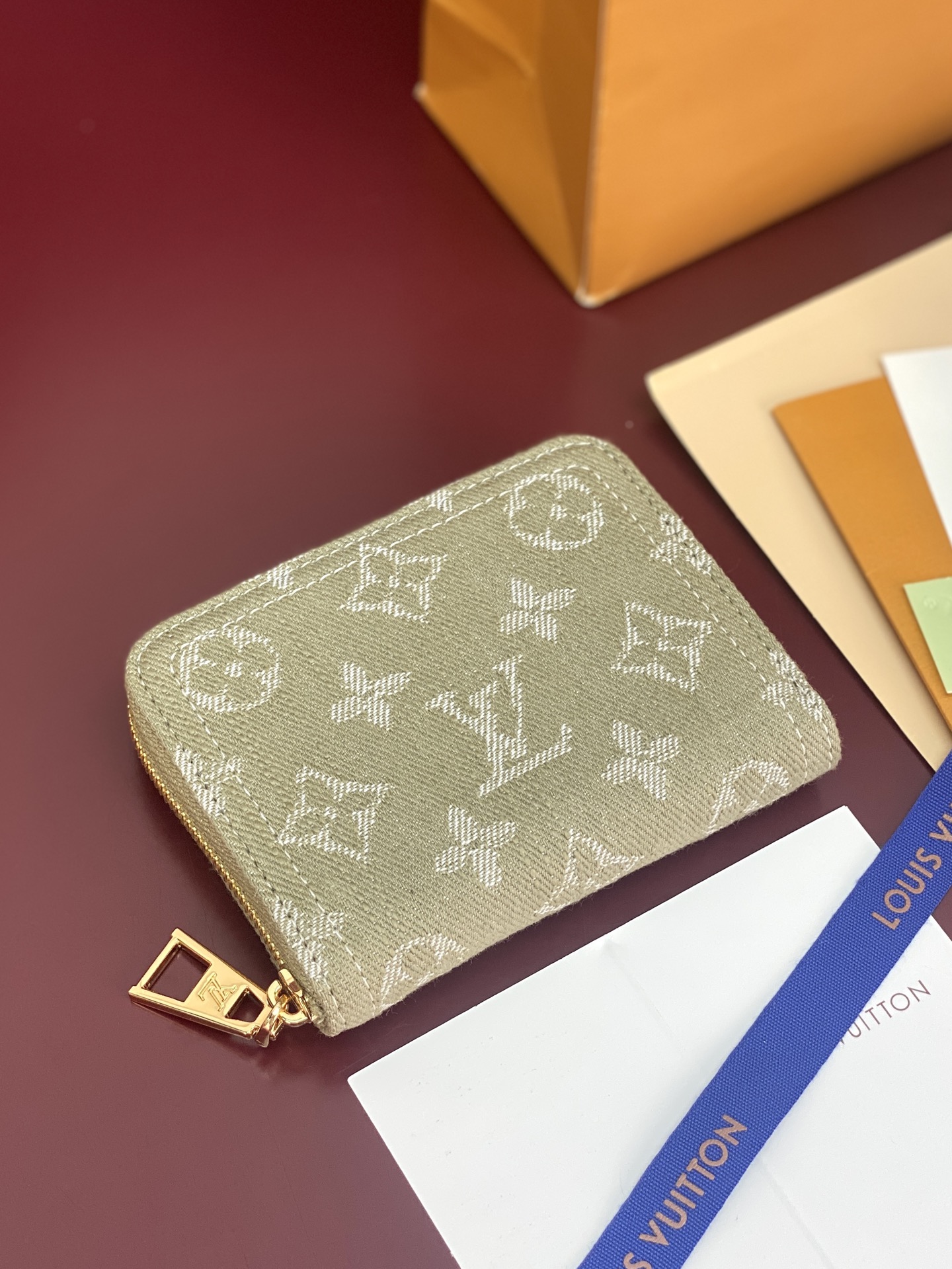 LV高仿丹寧Monogram短夾 灰綠色拉鍊皮夾女款| 12 LV高仿丹寧Monogram短夾 灰綠色拉鍊皮夾女款