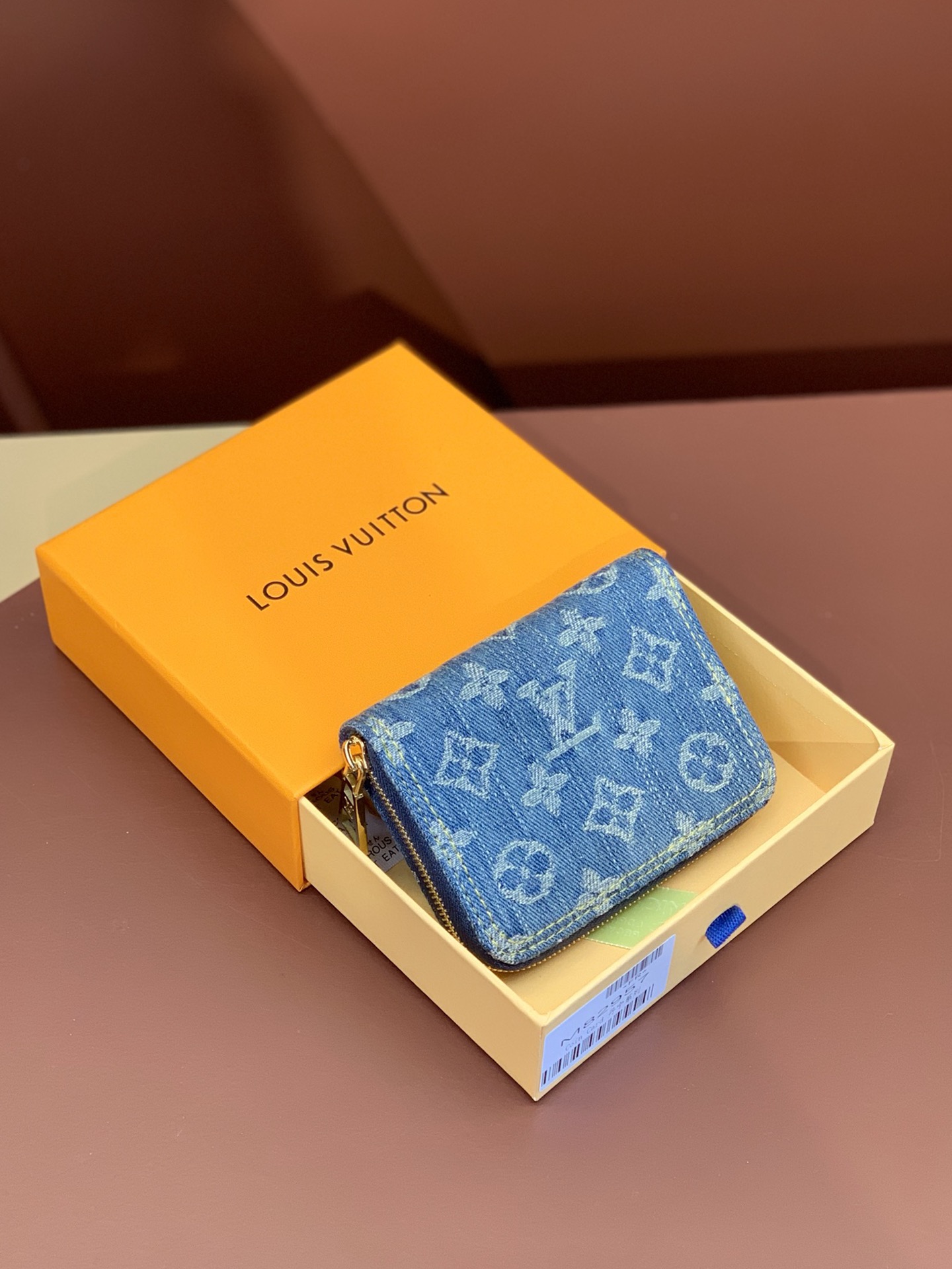 LV高仿丹寧Monogram拉鍊短夾 藍色牛仔精品女款| 14 LV高仿丹寧Monogram拉鍊短夾 藍色牛仔精品女款
