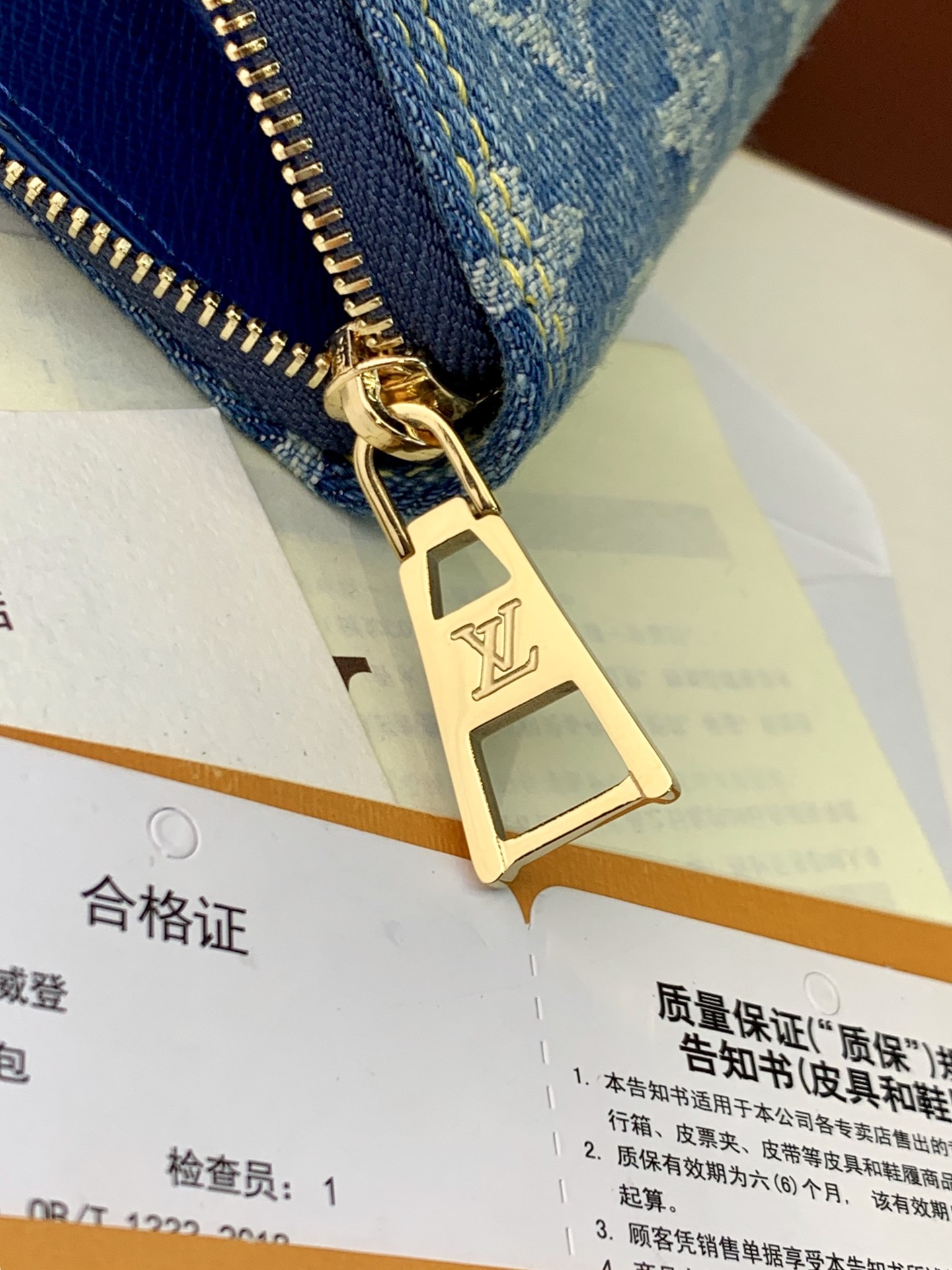 LV高仿丹寧Monogram拉鍊短夾 藍色牛仔精品女款| 7 LV高仿丹寧Monogram拉鍊短夾 藍色牛仔精品女款