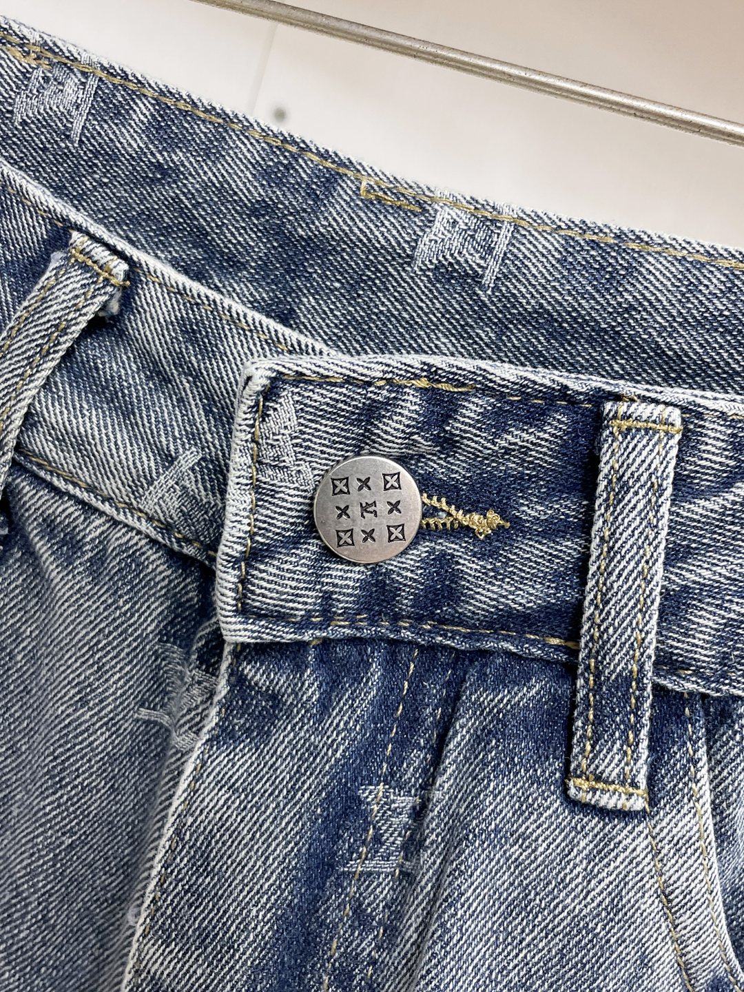 LV A貨牛仔短褲 提花LOGO設計男士休閒丹寧五分褲| 11 LV A貨牛仔短褲 提花LOGO設計男士休閒丹寧五分褲