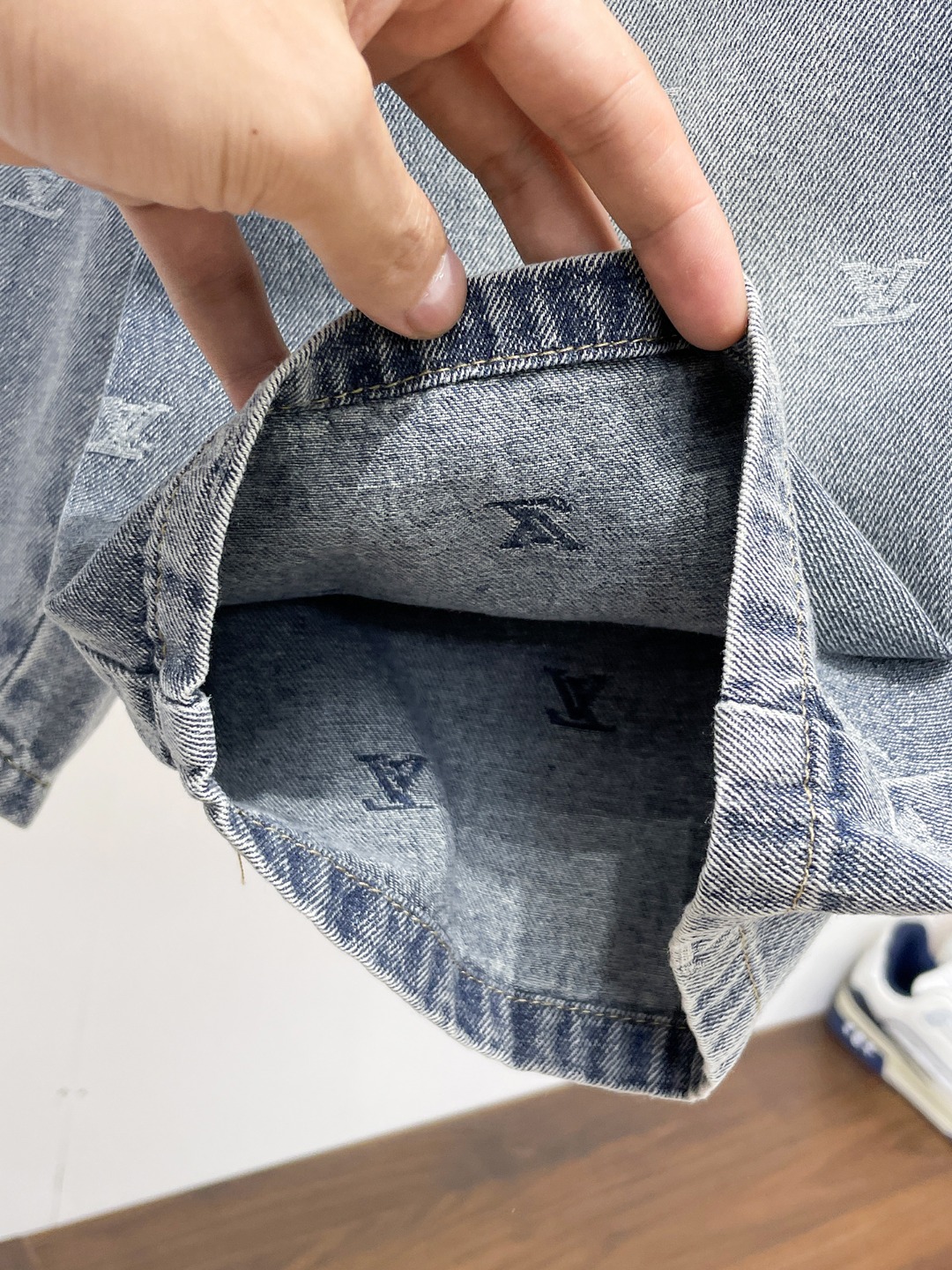 LV A貨牛仔短褲 提花LOGO設計男士休閒丹寧五分褲| 8 LV A貨牛仔短褲 提花LOGO設計男士休閒丹寧五分褲
