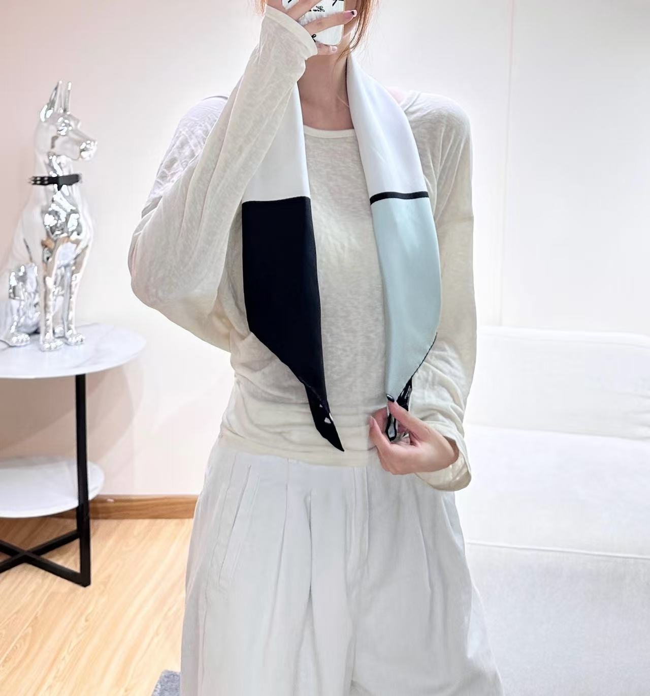 Chanel三色拼接絲巾女 原單高級質感圍巾 A貨百搭時尚配件| 14 Chanel三色拼接絲巾女 原單高級質感圍巾 A貨百搭時尚配件