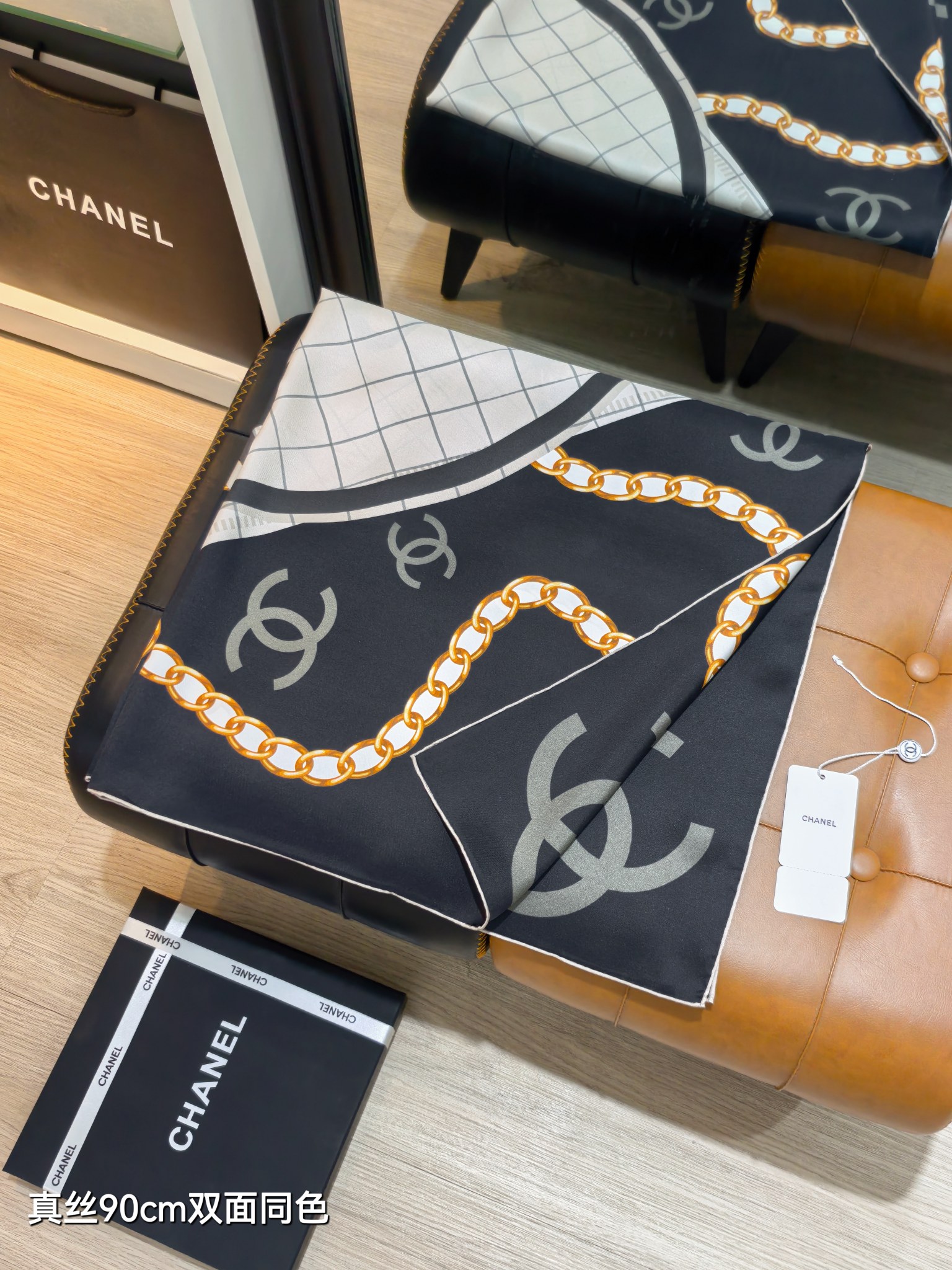 Chanel鏈條包圖騰絲巾女 一比一高級感圍巾 原單百搭大方巾| 14 Chanel鏈條包圖騰絲巾女 一比一高級感圍巾 原單百搭大方巾