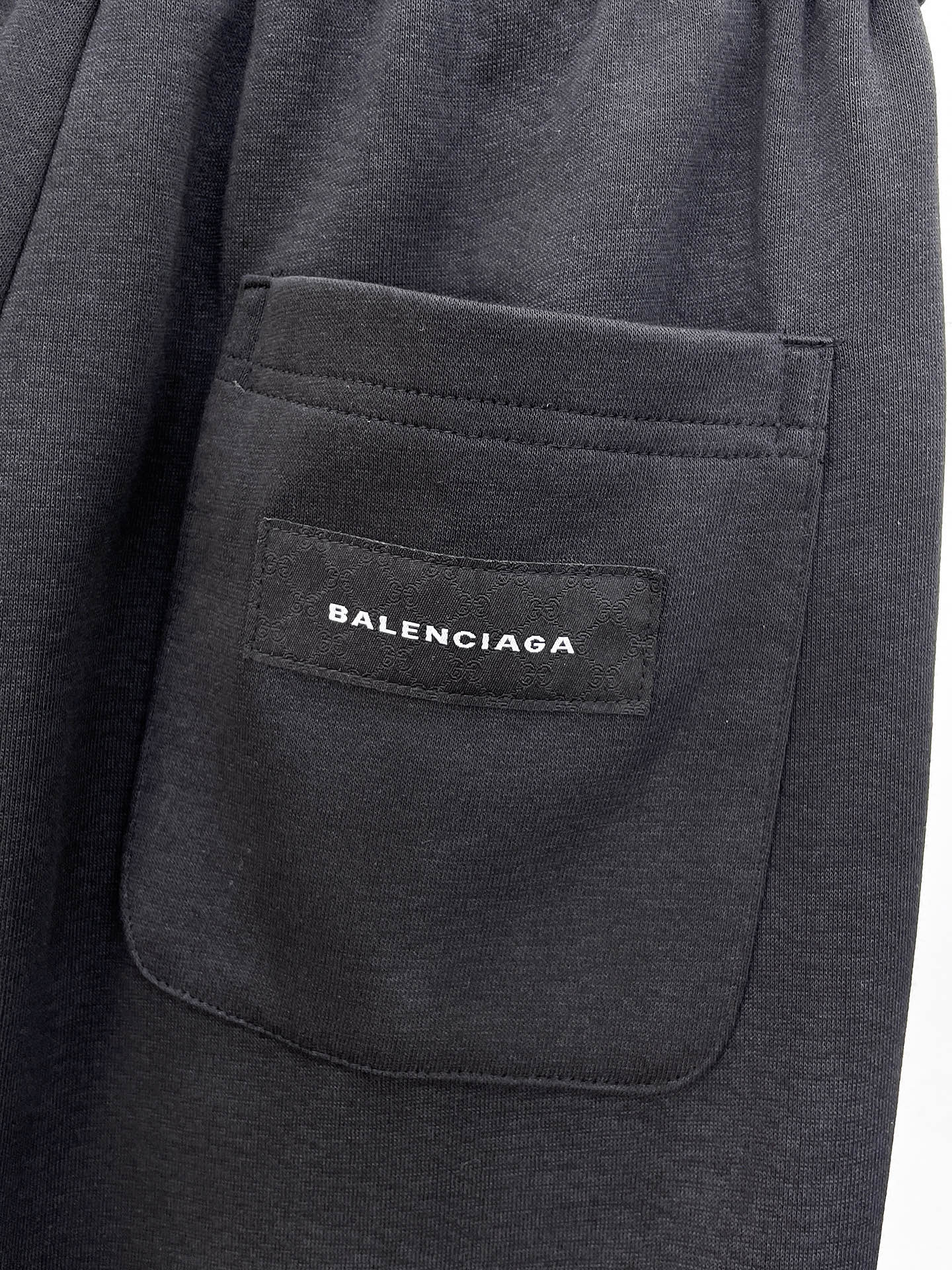 Balenciaga 高仿 男款運動短褲 字母印花寬鬆款 休閒街頭風| 9 Balenciaga 高仿 男款運動短褲 字母印花寬鬆款 休閒街頭風
