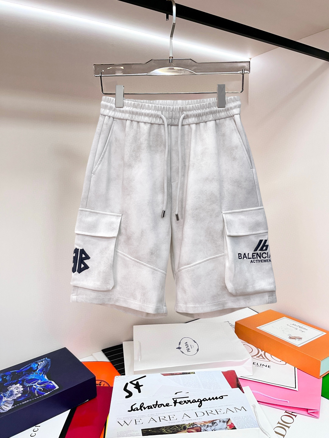 Balenciaga 一比一 男款抽繩短褲 側邊大Logo設計 潮流休閒款| 3 Balenciaga 一比一 男款抽繩短褲 側邊大Logo設計 潮流休閒款