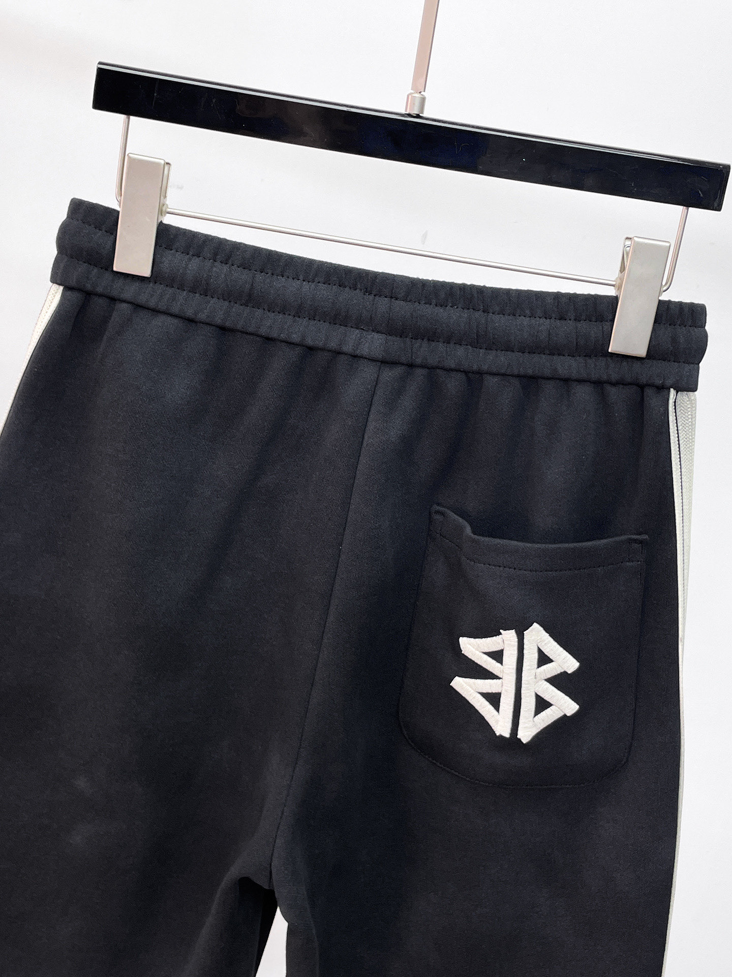 Balenciaga 原單 男款口袋短褲 工裝風設計 多口袋機能款| 11 Balenciaga 原單 男款口袋短褲 工裝風設計 多口袋機能款