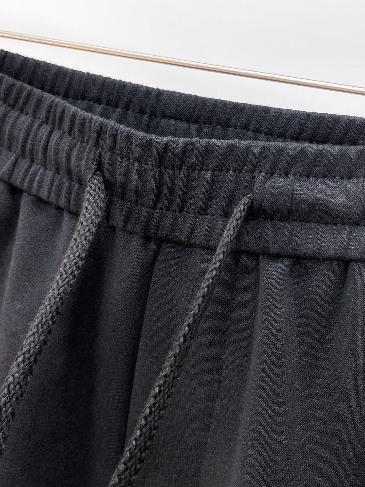 Balenciaga 原單 男款口袋短褲 工裝風設計 多口袋機能款| 10 Balenciaga 原單 男款口袋短褲 工裝風設計 多口袋機能款
