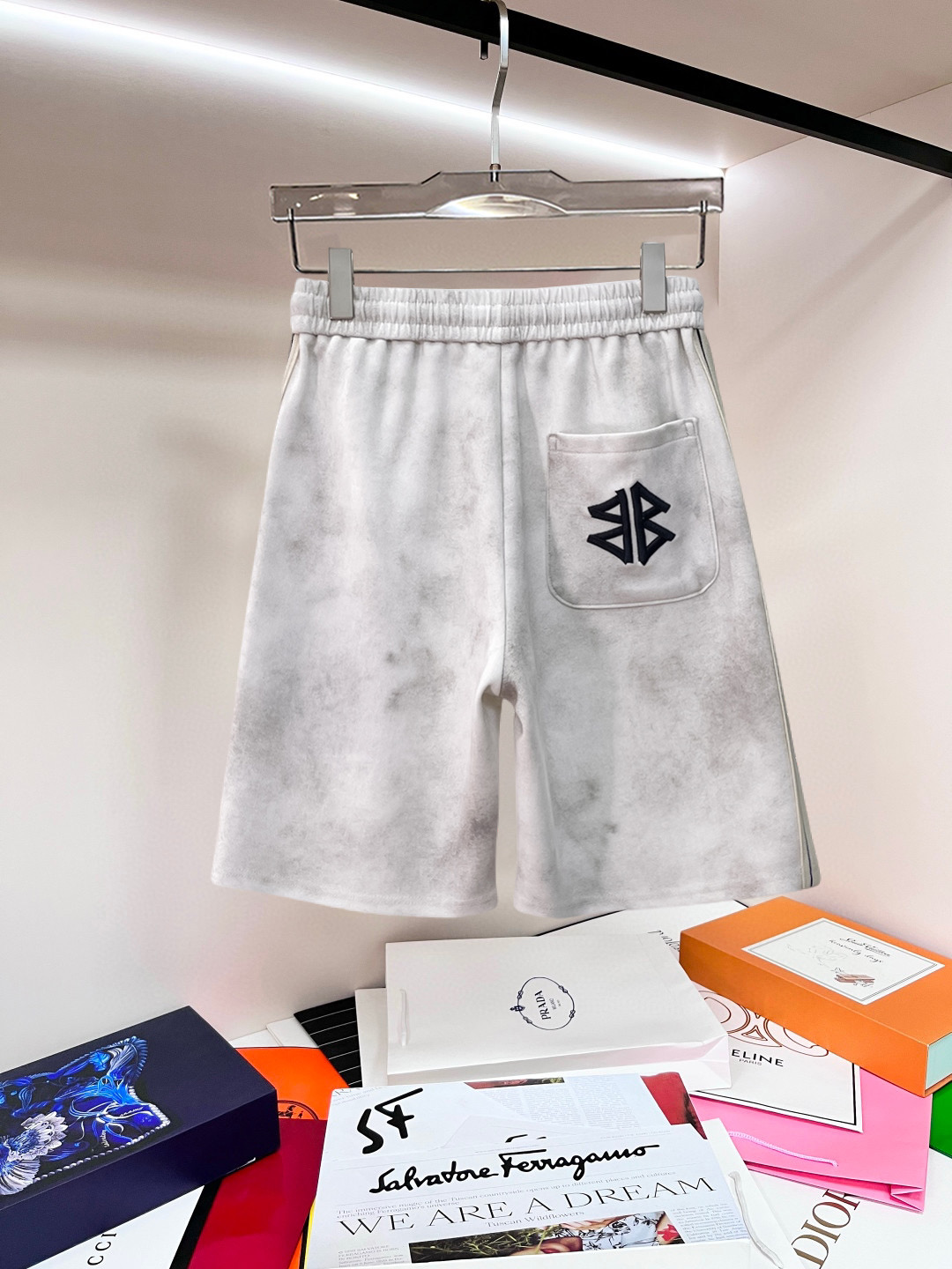 Balenciaga A貨 男款運動短褲 側條紋設計 寬鬆百搭款| 14 Balenciaga A貨 男款運動短褲 側條紋設計 寬鬆百搭款