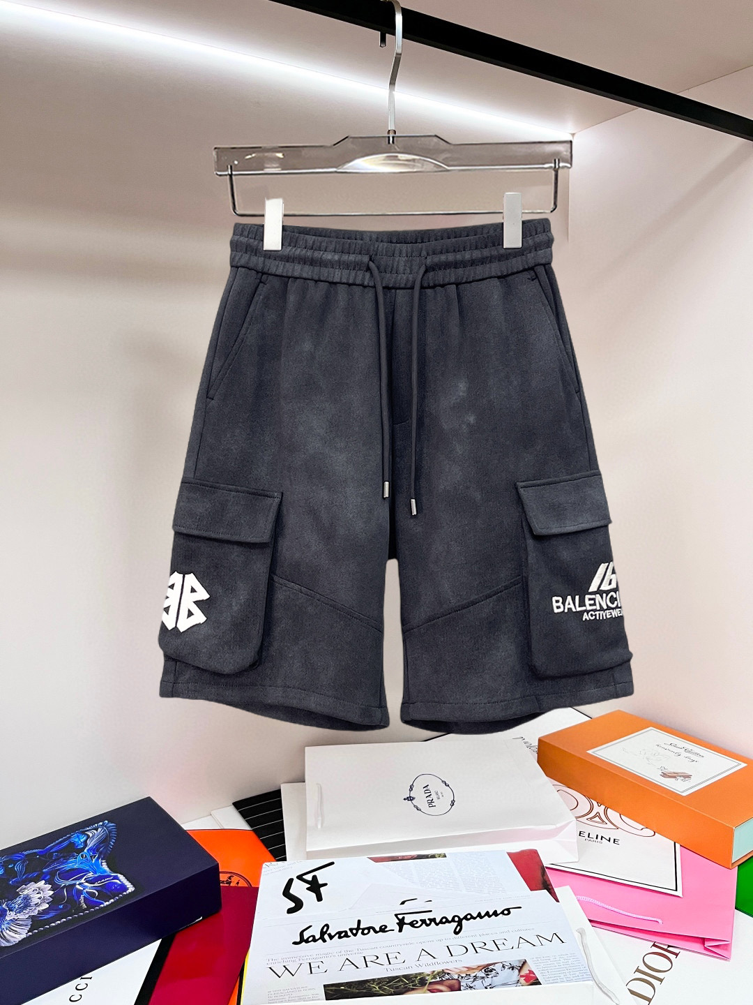 Balenciaga 復刻 男款工裝短褲 雙口袋設計 寬鬆機能風| 3 Balenciaga 復刻 男款工裝短褲 雙口袋設計 寬鬆機能風