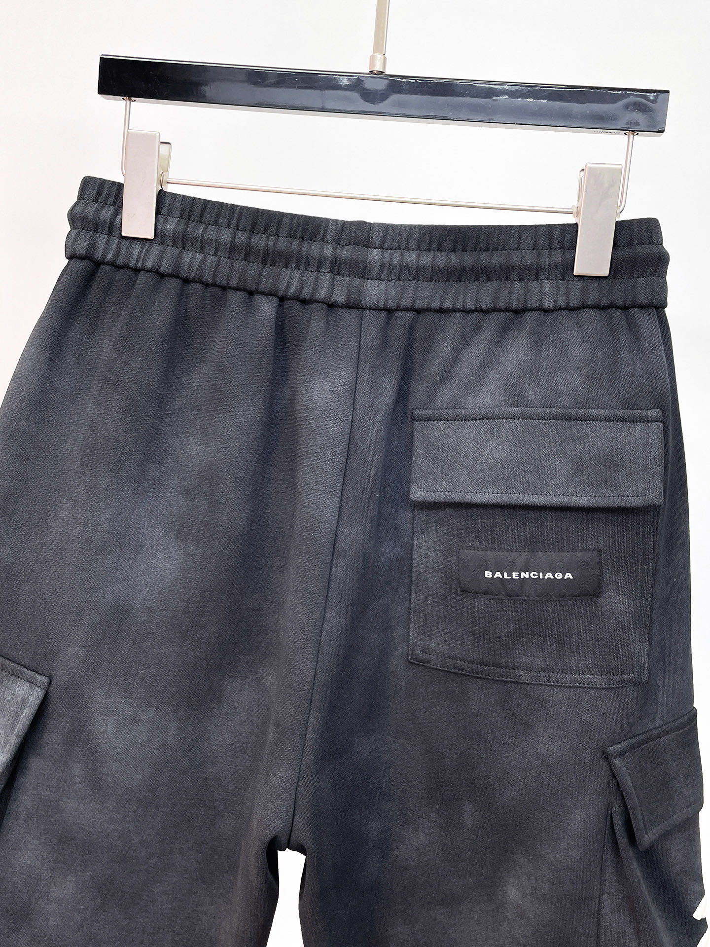 Balenciaga 復刻 男款工裝短褲 雙口袋設計 寬鬆機能風| 11 Balenciaga 復刻 男款工裝短褲 雙口袋設計 寬鬆機能風