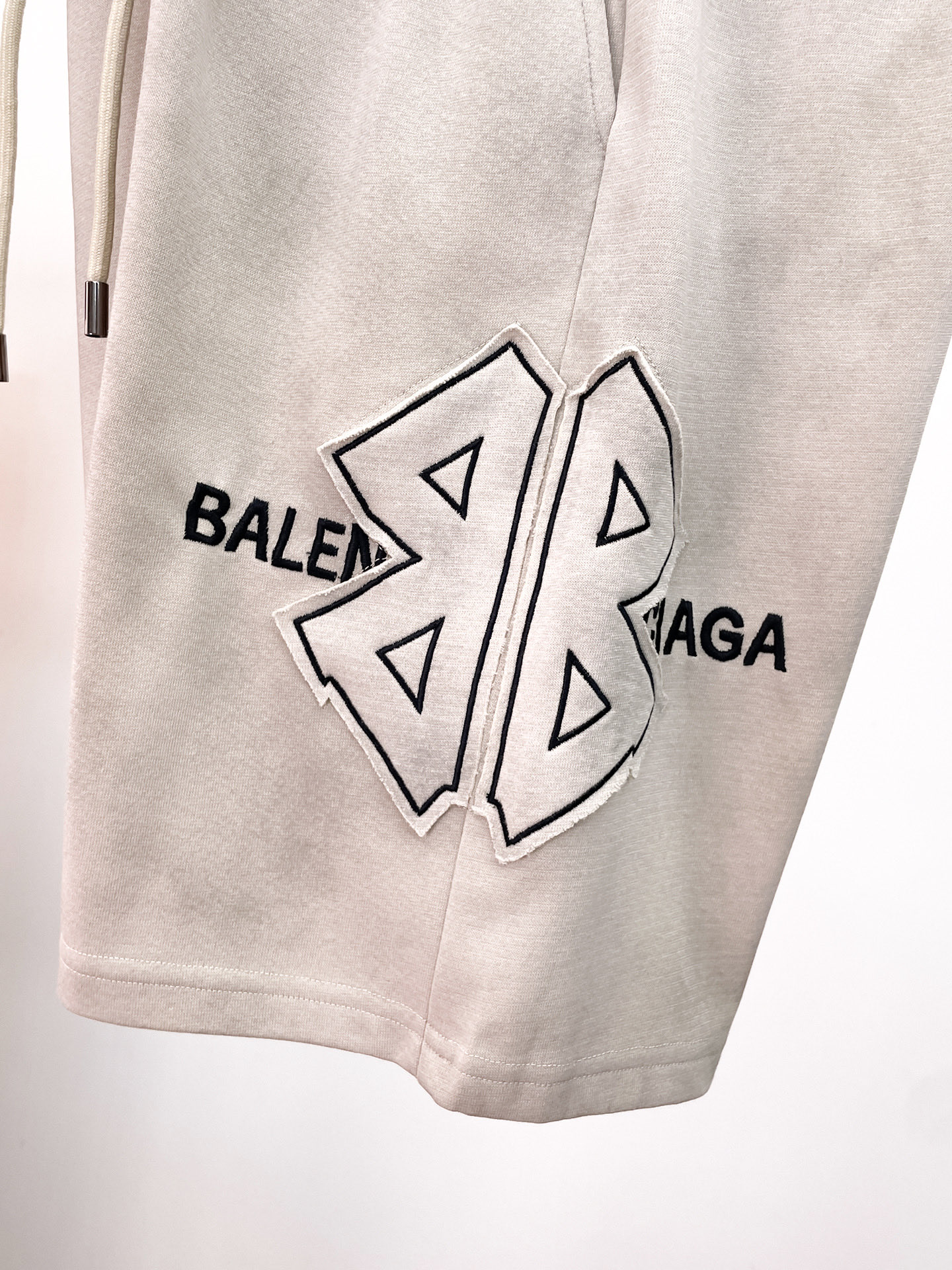 Balenciaga 一比一 男款短褲 大字母Logo設計 水洗質感休閒款| 16 Balenciaga 一比一 男款短褲 大字母Logo設計 水洗質感休閒款